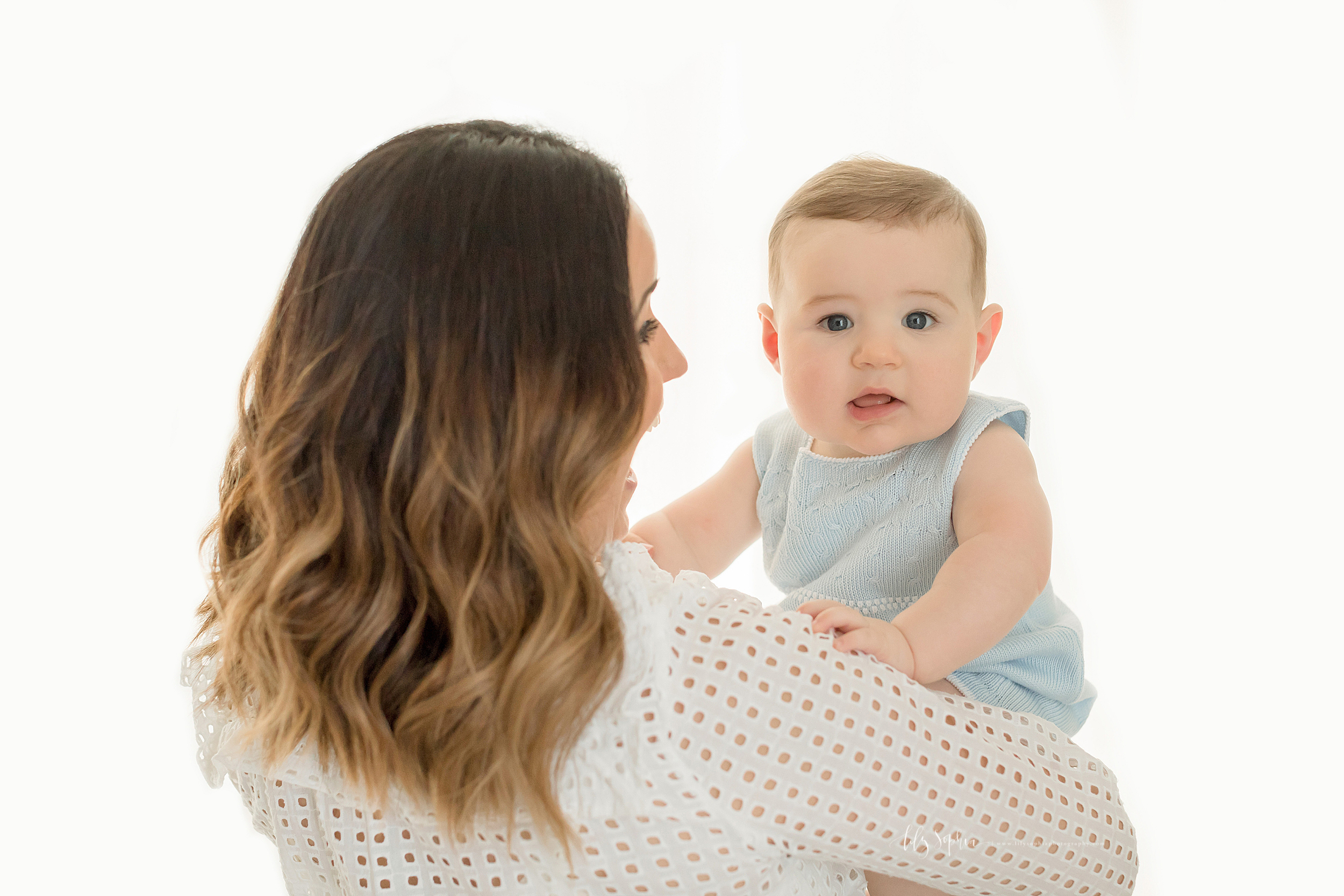 atlanta-midtown-brookhaven-decatur-lily-sophia-photography-photographer-portraits-grant-park-studio-six-month-milestone-baby-boy-family_0143.jpg