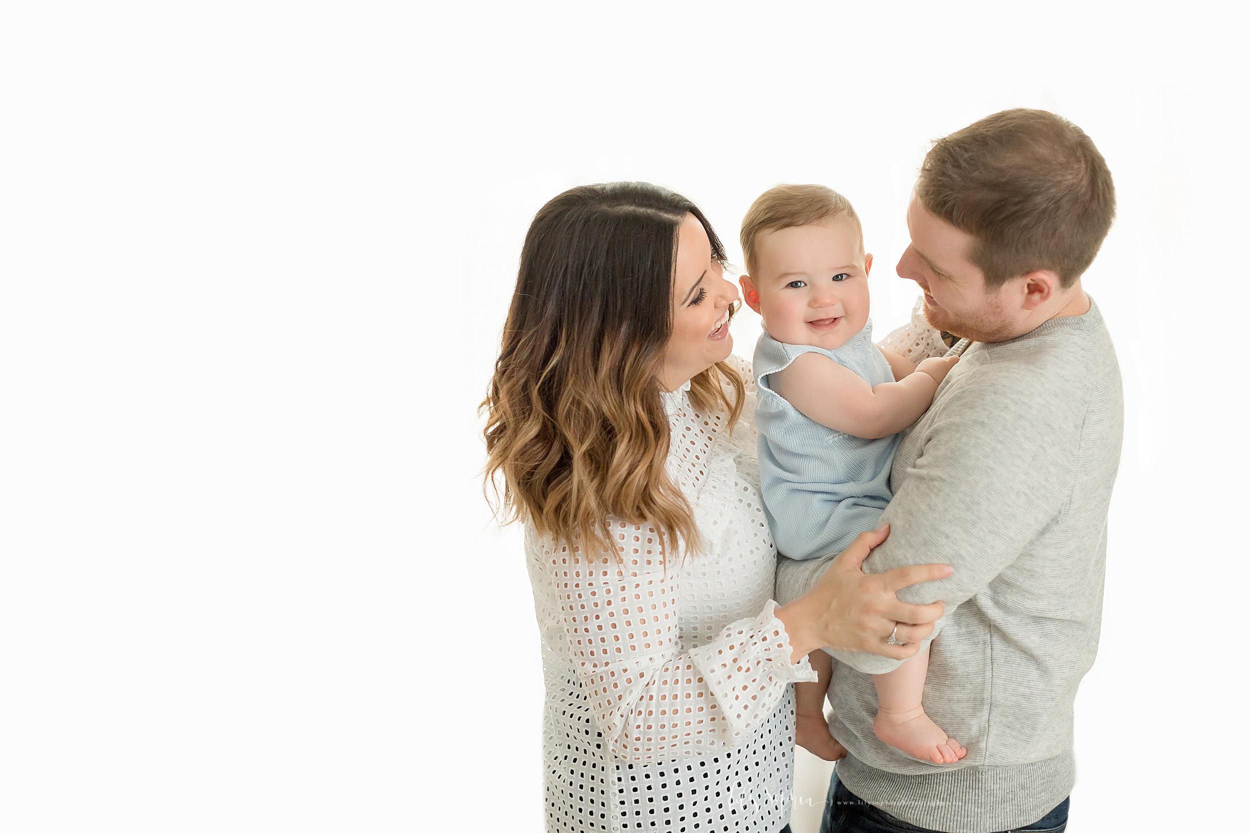 atlanta-midtown-brookhaven-decatur-lily-sophia-photography-photographer-portraits-grant-park-studio-six-month-milestone-baby-boy-family_0146.jpg