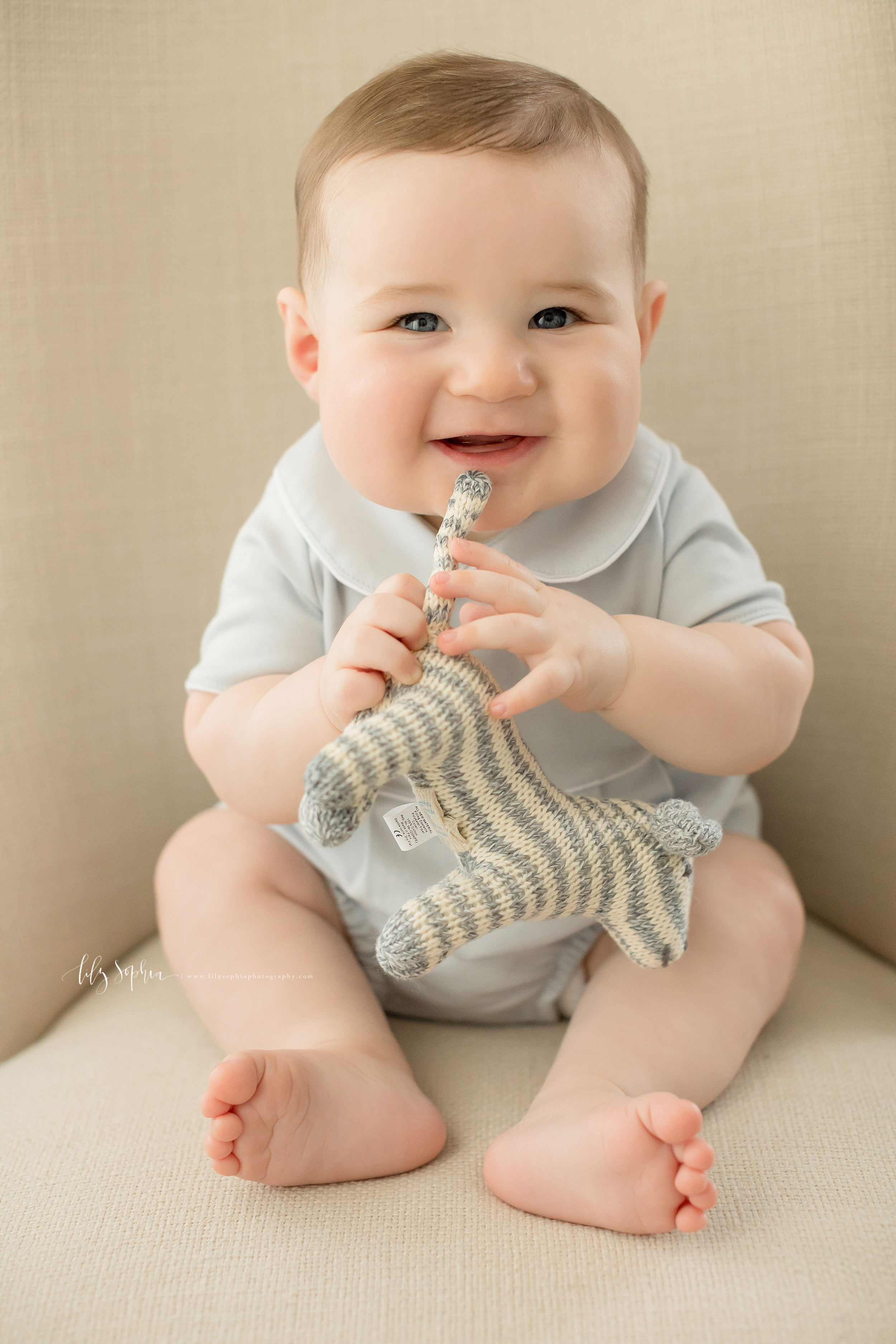 atlanta-midtown-brookhaven-decatur-lily-sophia-photography-photographer-portraits-grant-park-studio-six-month-milestone-baby-boy-family_0151.jpg