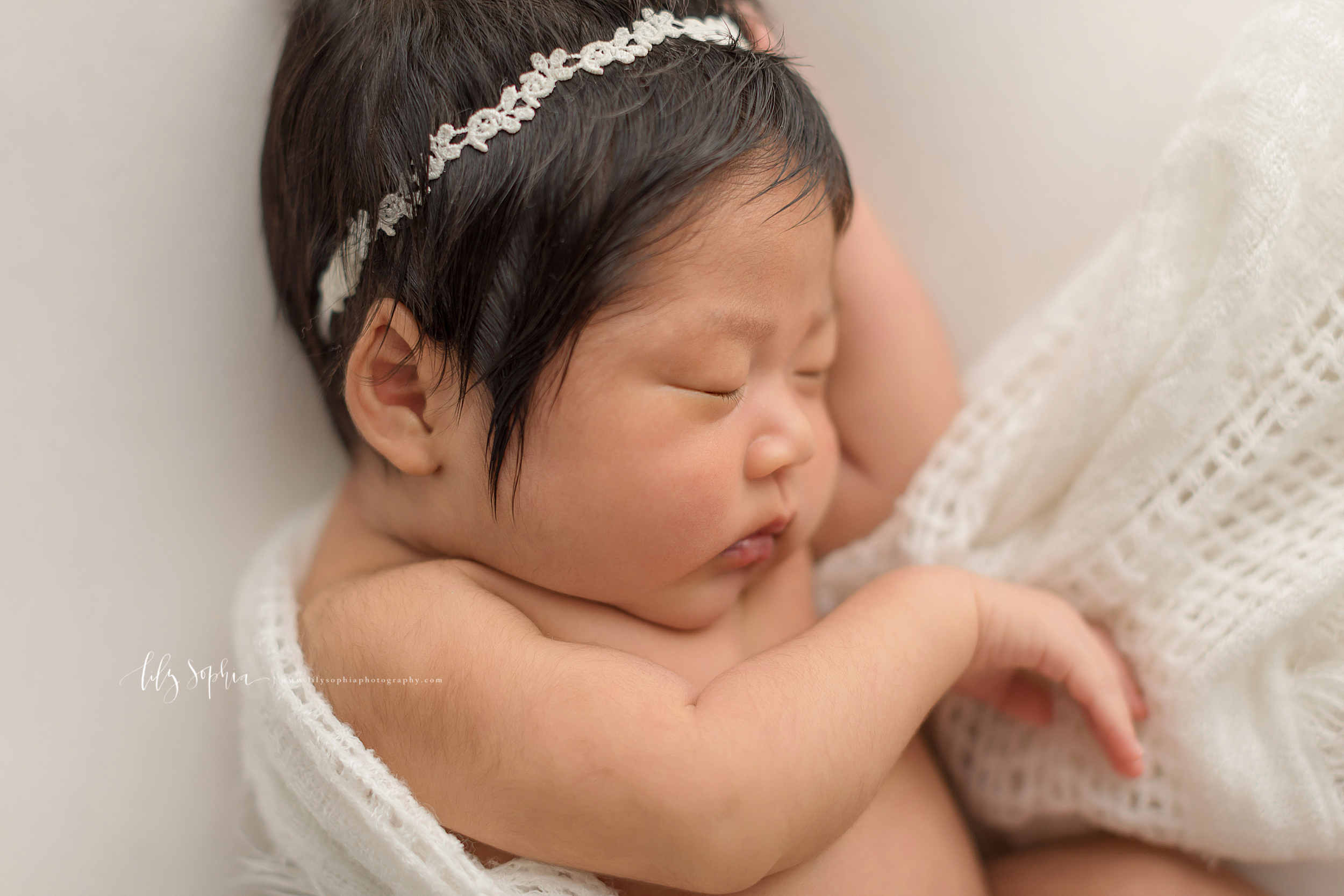 atlanta-midtown-marietta-decatur-lily-sophia-photography-korean-family-photographer-natural-light-studio-newborn-baby-girl-photos_0249.jpg