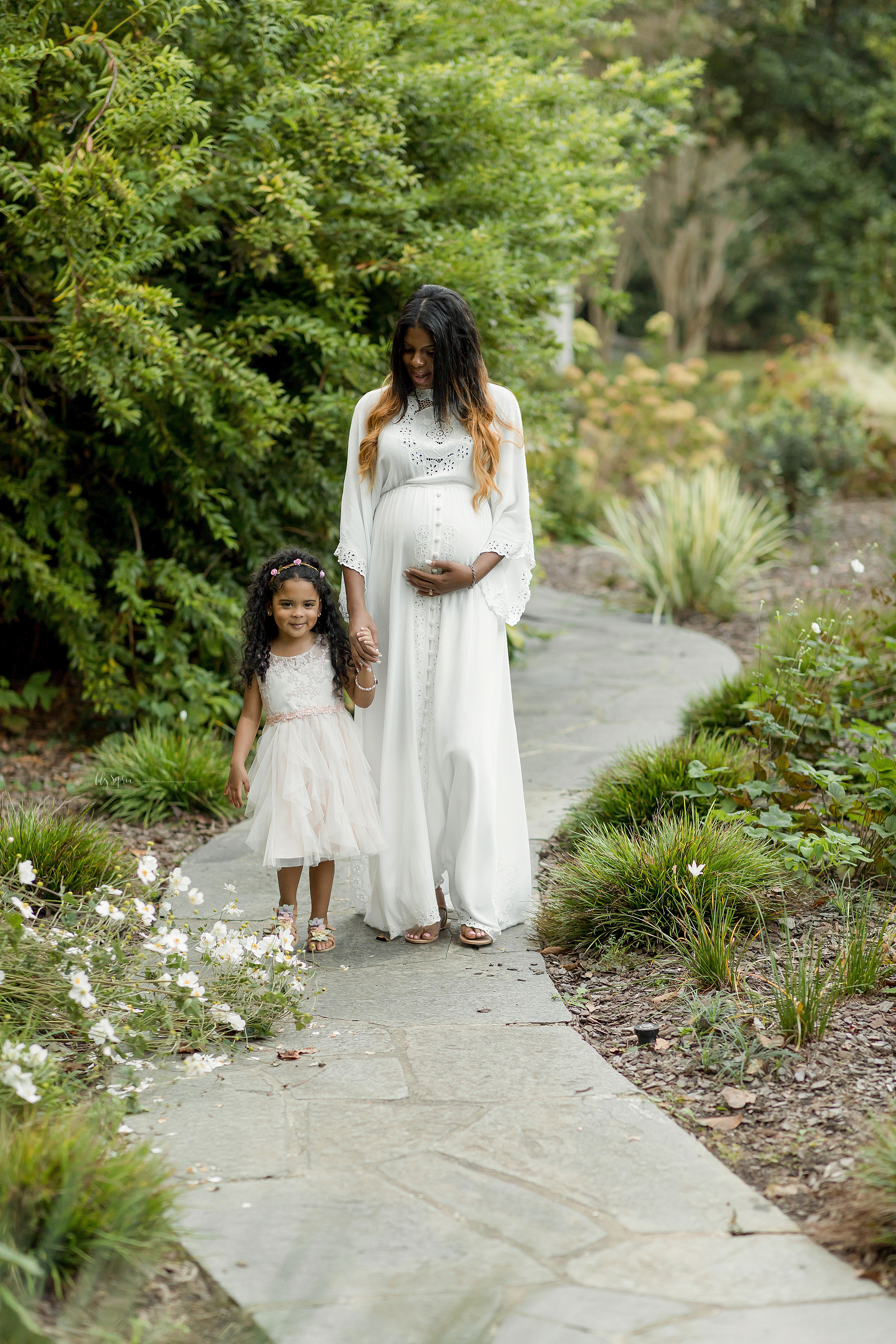 atlanta-midtown-lawrenceville-decatur-lily-sophia-photography-family-photographer-natural-light-garden-maternity-family-photos-big-sister_0274.jpg