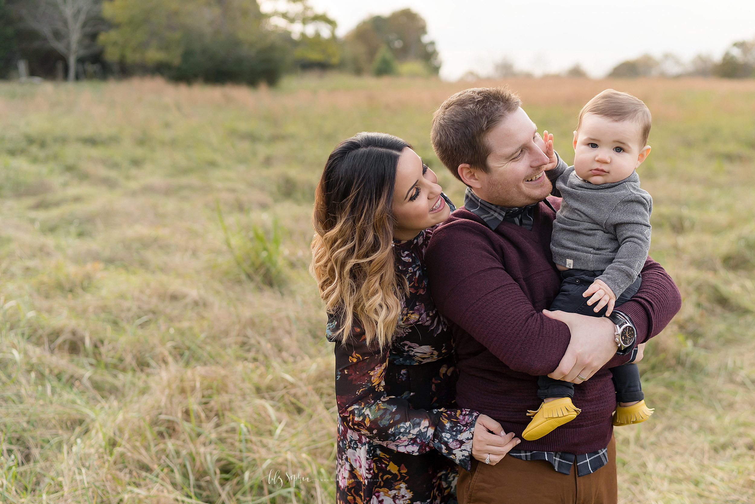 atlanta-midtown-west-end-decatur-lily-sophia-photography-family-photographer-eight-month-baby-boy-sunset-outdoor-field-family-photos_0346.jpg