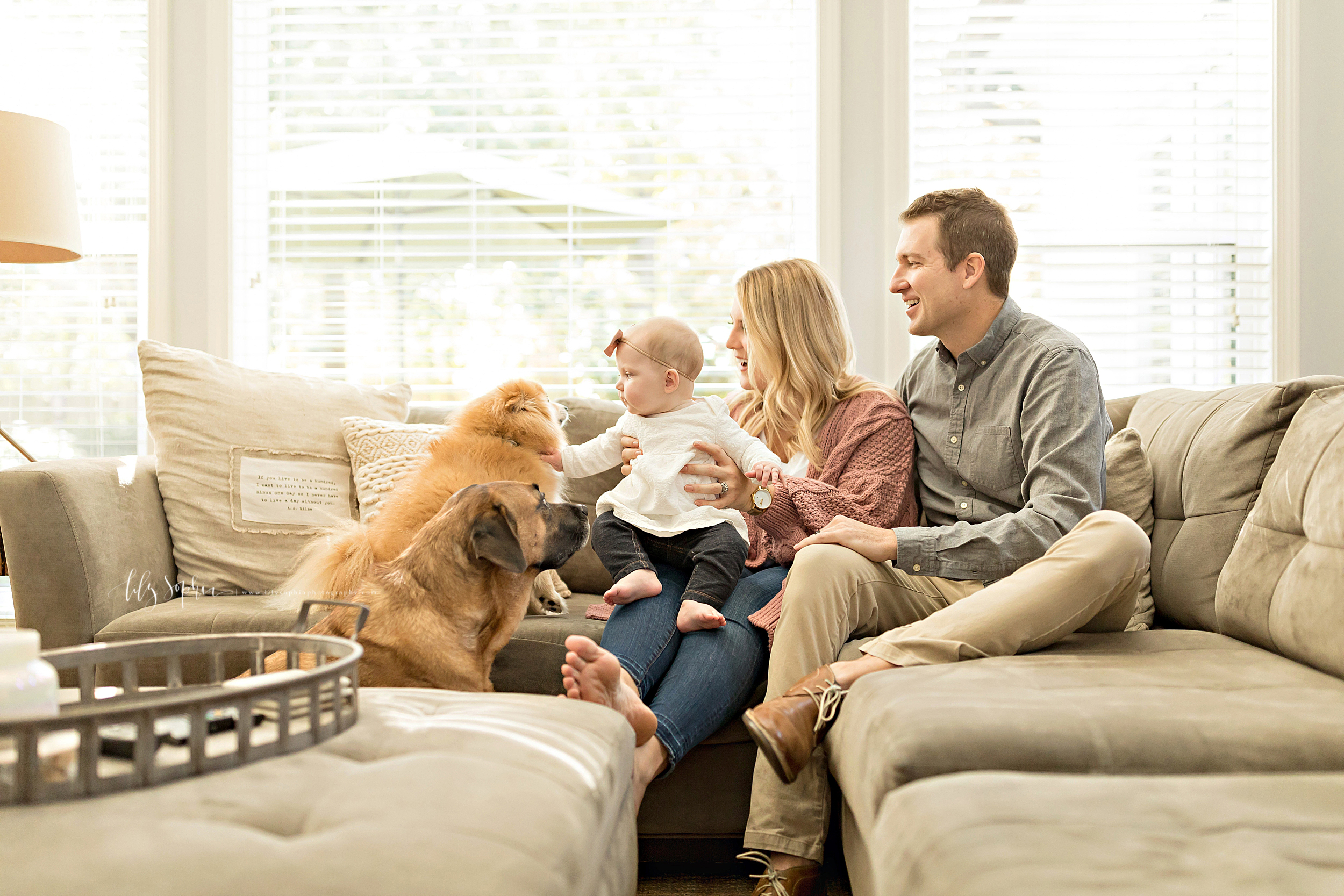 atlanta-midtown-brookhaven-ashford-dunwoody-virginia-highlands-roswell-decatur-lily-sophia-photography-in-home-six-month-milestone-family-lifestyle-session-sandy-springs_0649.jpg