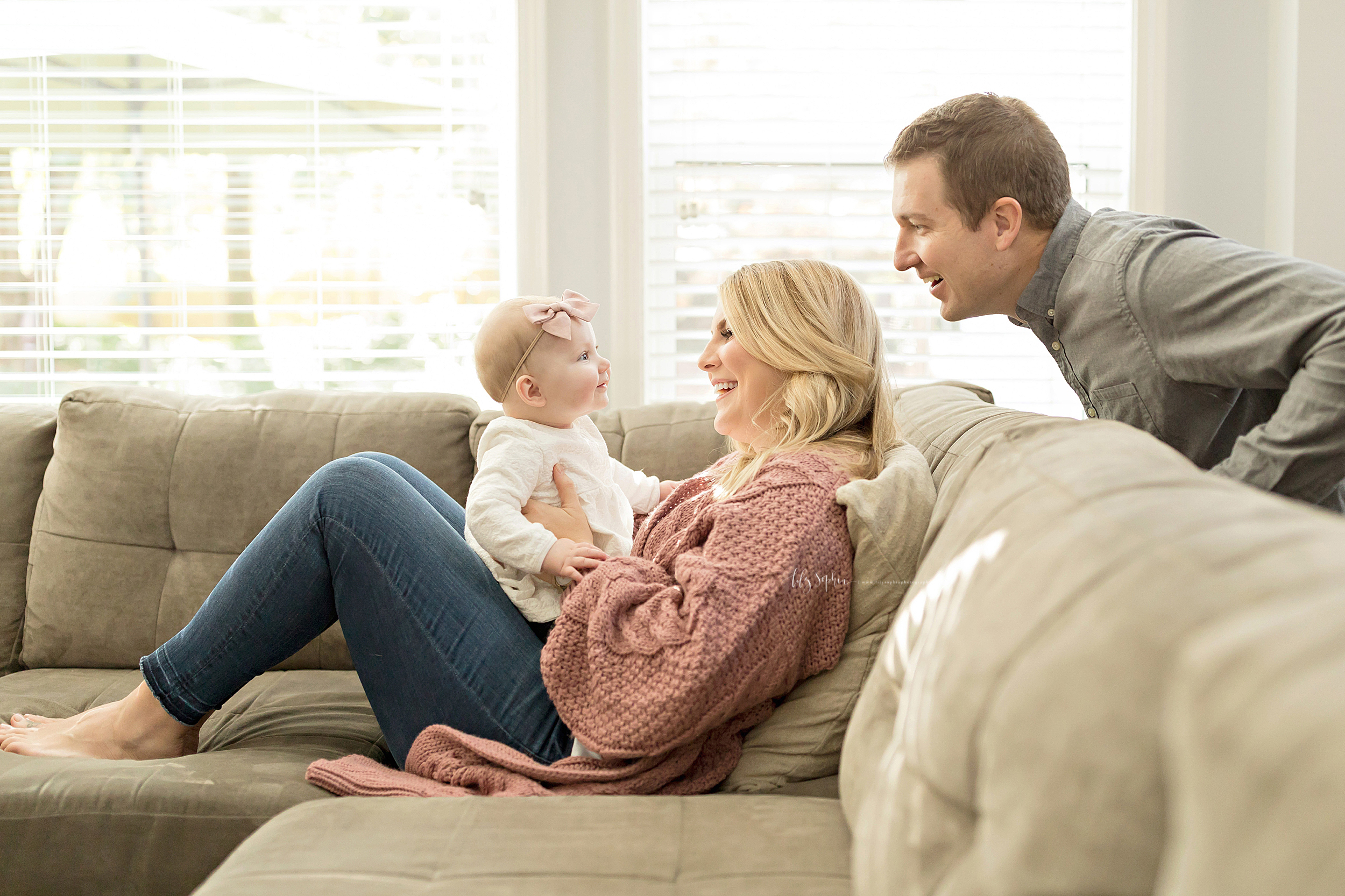 atlanta-midtown-brookhaven-ashford-dunwoody-virginia-highlands-roswell-decatur-lily-sophia-photography-in-home-six-month-milestone-family-lifestyle-session-sandy-springs_0653.jpg