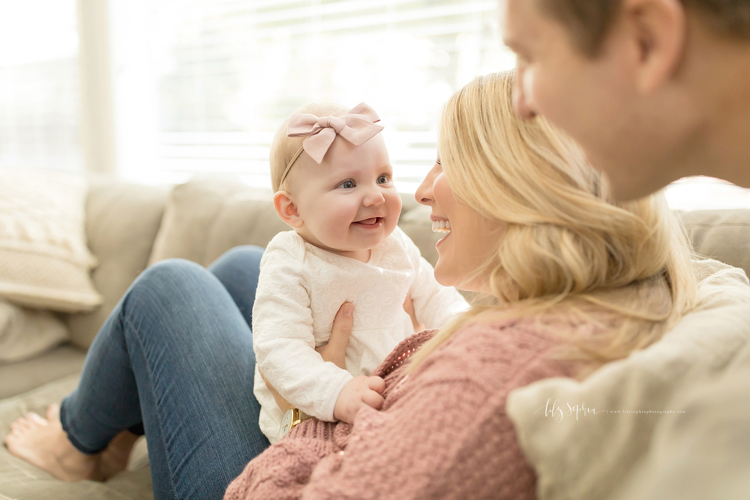 atlanta-midtown-brookhaven-ashford-dunwoody-virginia-highlands-roswell-decatur-lily-sophia-photography-in-home-six-month-milestone-family-lifestyle-session-sandy-springs_0655.jpg