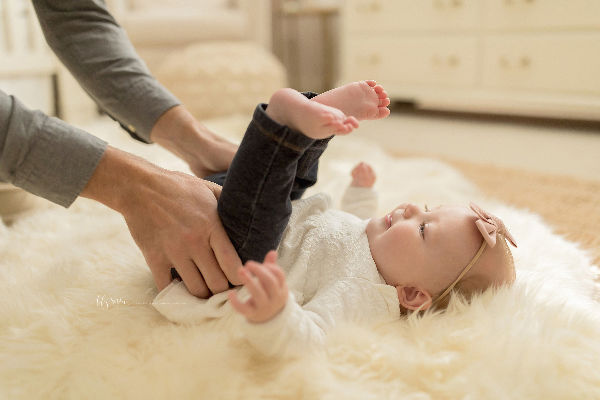 atlanta-midtown-brookhaven-ashford-dunwoody-virginia-highlands-roswell-decatur-lily-sophia-photography-in-home-six-month-milestone-family-lifestyle-session-sandy-springs_0661.jpg