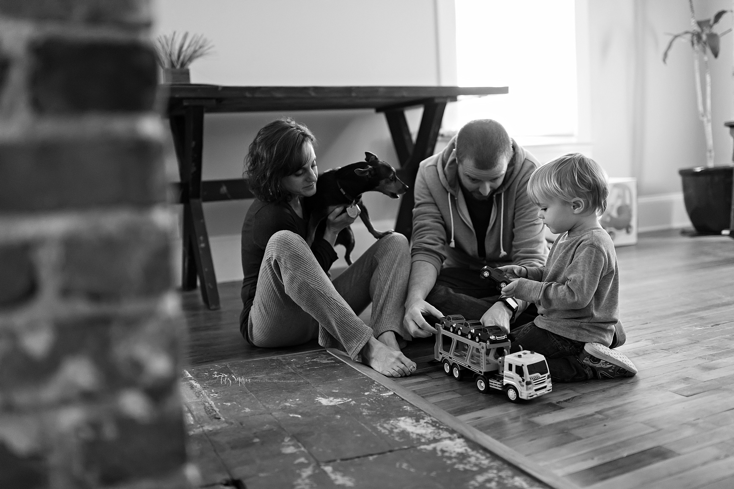 atlanta-adair-park-west-end-sandy-springs-buckhead-virginia-highlands-west-end-decatur-lily-sophia-photography-toddler-boy-family-in-home-lifestyle-session-photos_1181.jpg