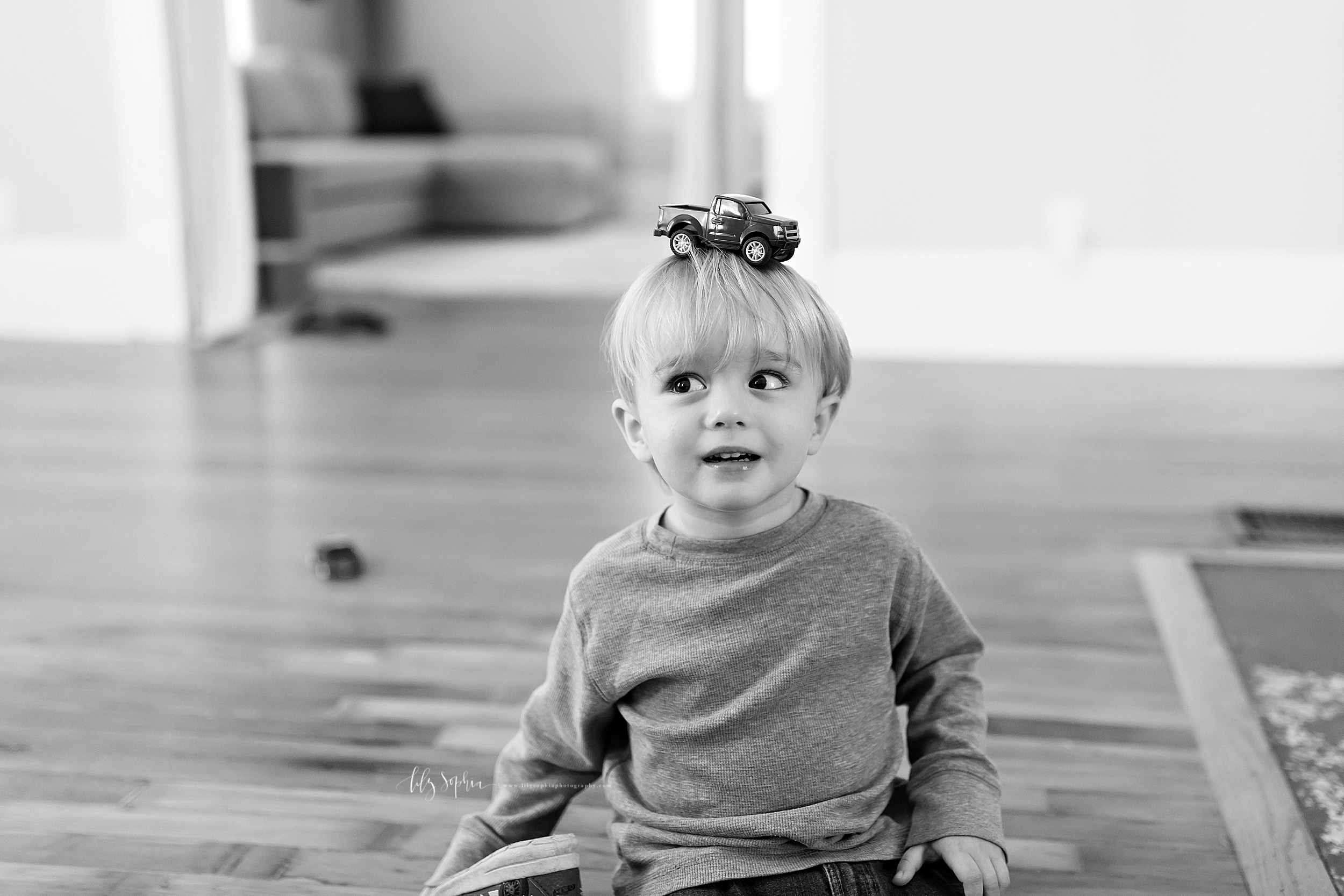 atlanta-adair-park-west-end-sandy-springs-buckhead-virginia-highlands-west-end-decatur-lily-sophia-photography-toddler-boy-family-in-home-lifestyle-session-photos_1184.jpg