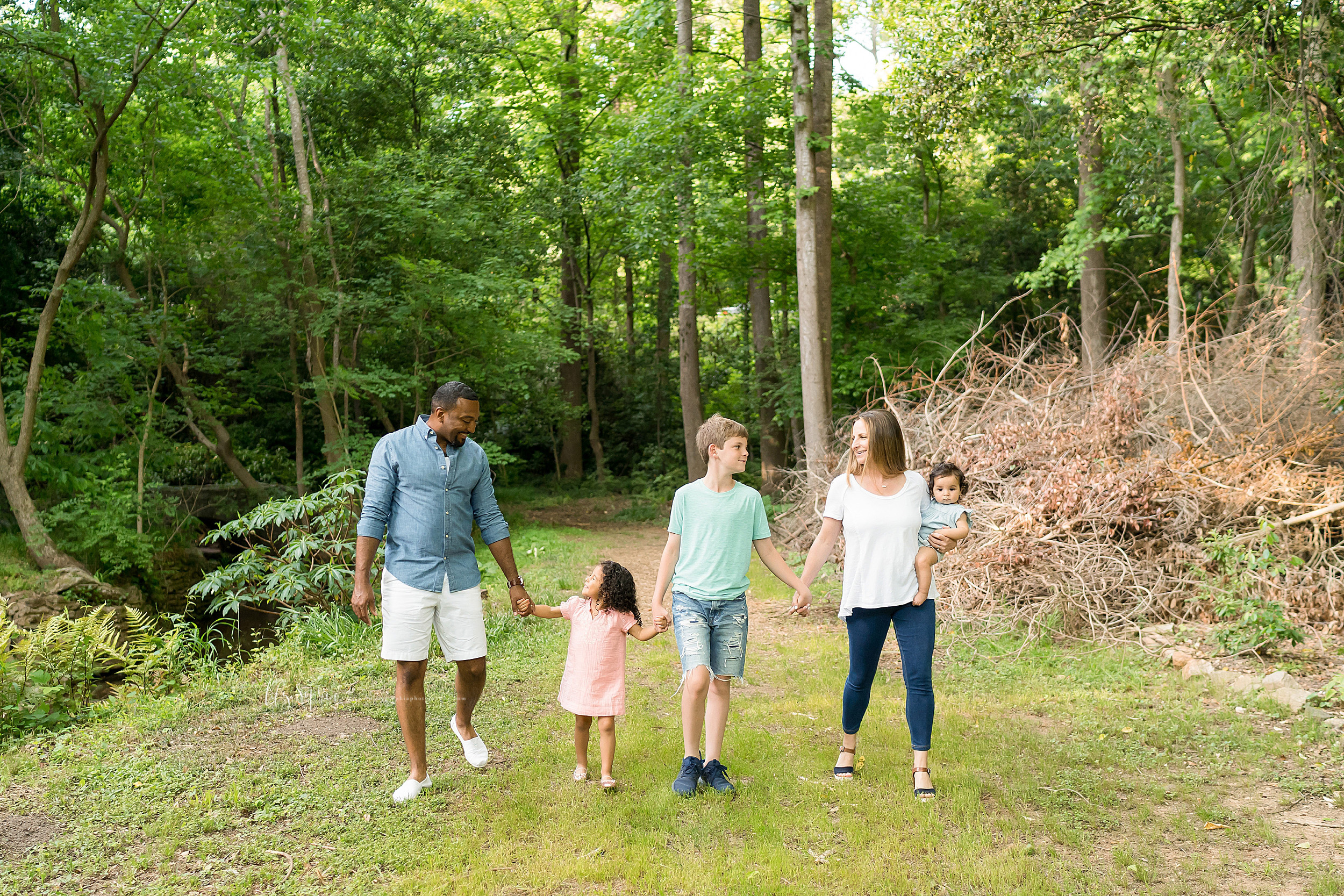 atlanta-smyrna-decatur-sandy-springs-buckhead-virginia-highlands-west-end-decatur-lily-sophia-photography-outdoor-sunset-garden-family-of-five-photos_1347.jpg