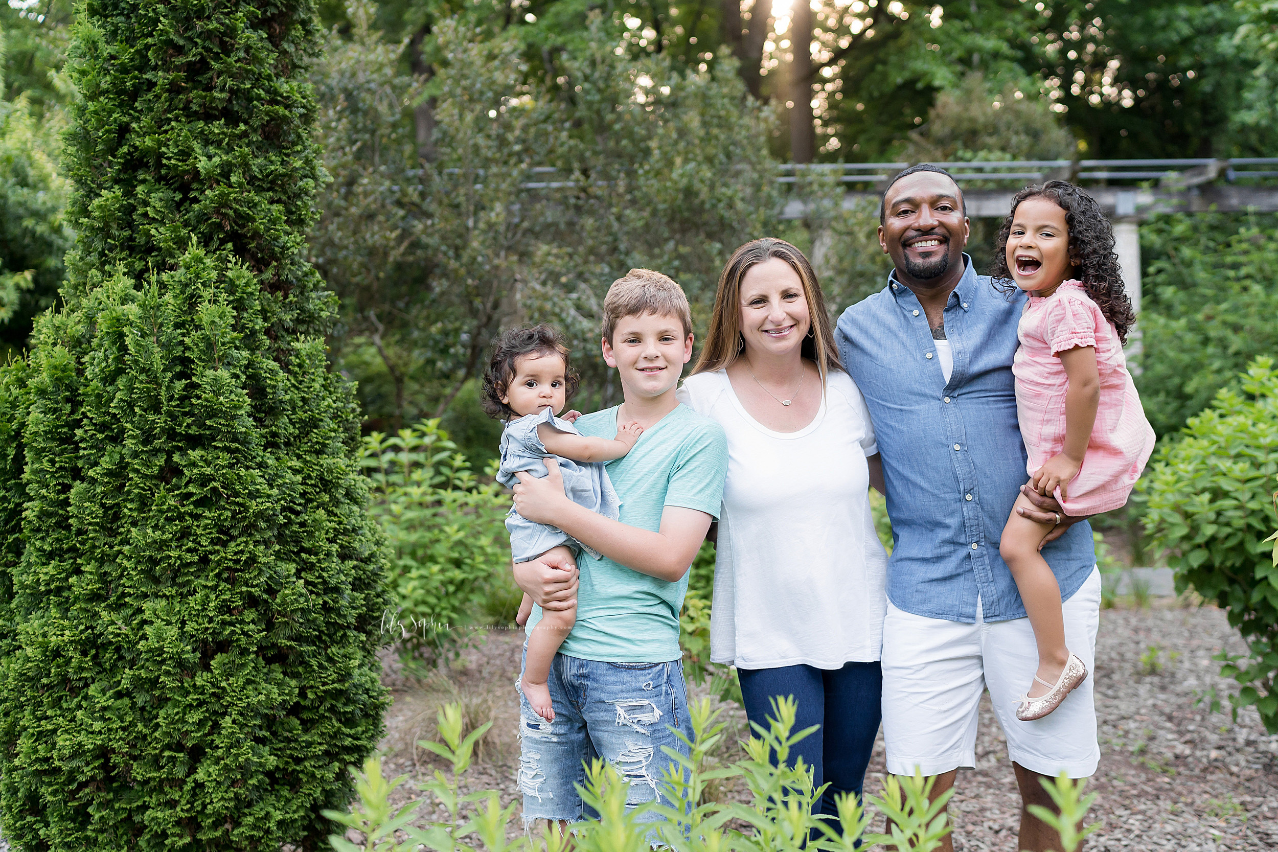 atlanta-smyrna-decatur-sandy-springs-buckhead-virginia-highlands-west-end-decatur-lily-sophia-photography-outdoor-sunset-garden-family-of-five-photos_1359.jpg