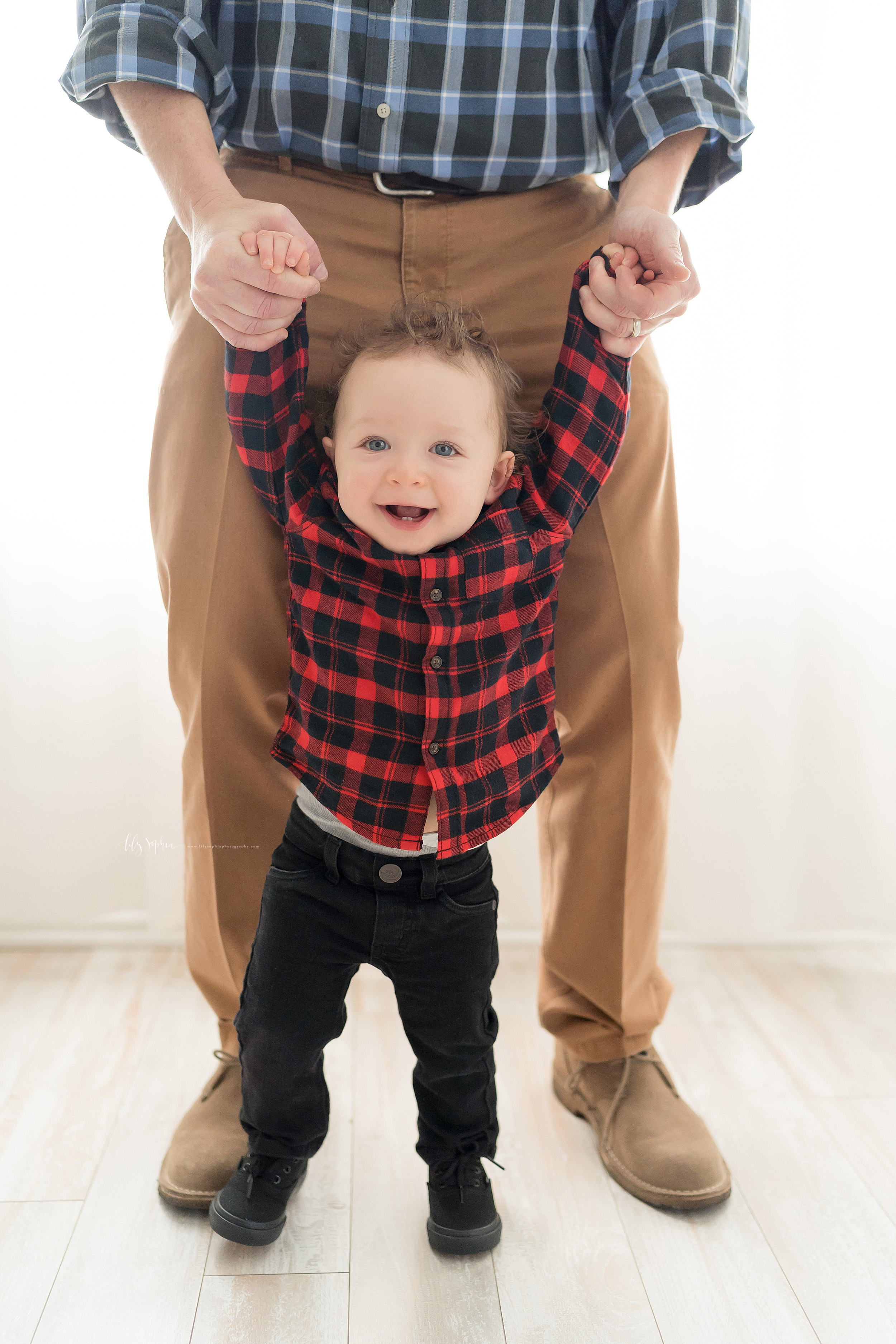 atlanta-marietta-decatur-sandy-springs-buckhead-virginia-highlands-west-end-decatur-lily-sophia-photography-studio-first-birthday-baby-boy-family-session-cake-smash_1436.jpg