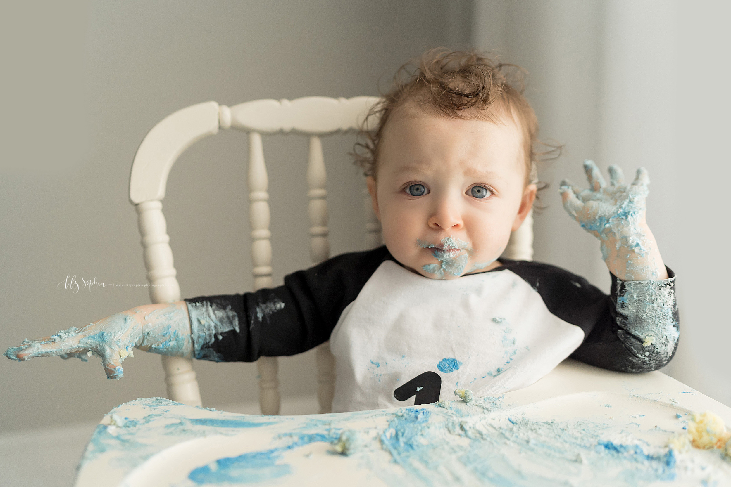 atlanta-marietta-decatur-sandy-springs-buckhead-virginia-highlands-west-end-decatur-lily-sophia-photography-studio-first-birthday-baby-boy-family-session-cake-smash_1445.jpg