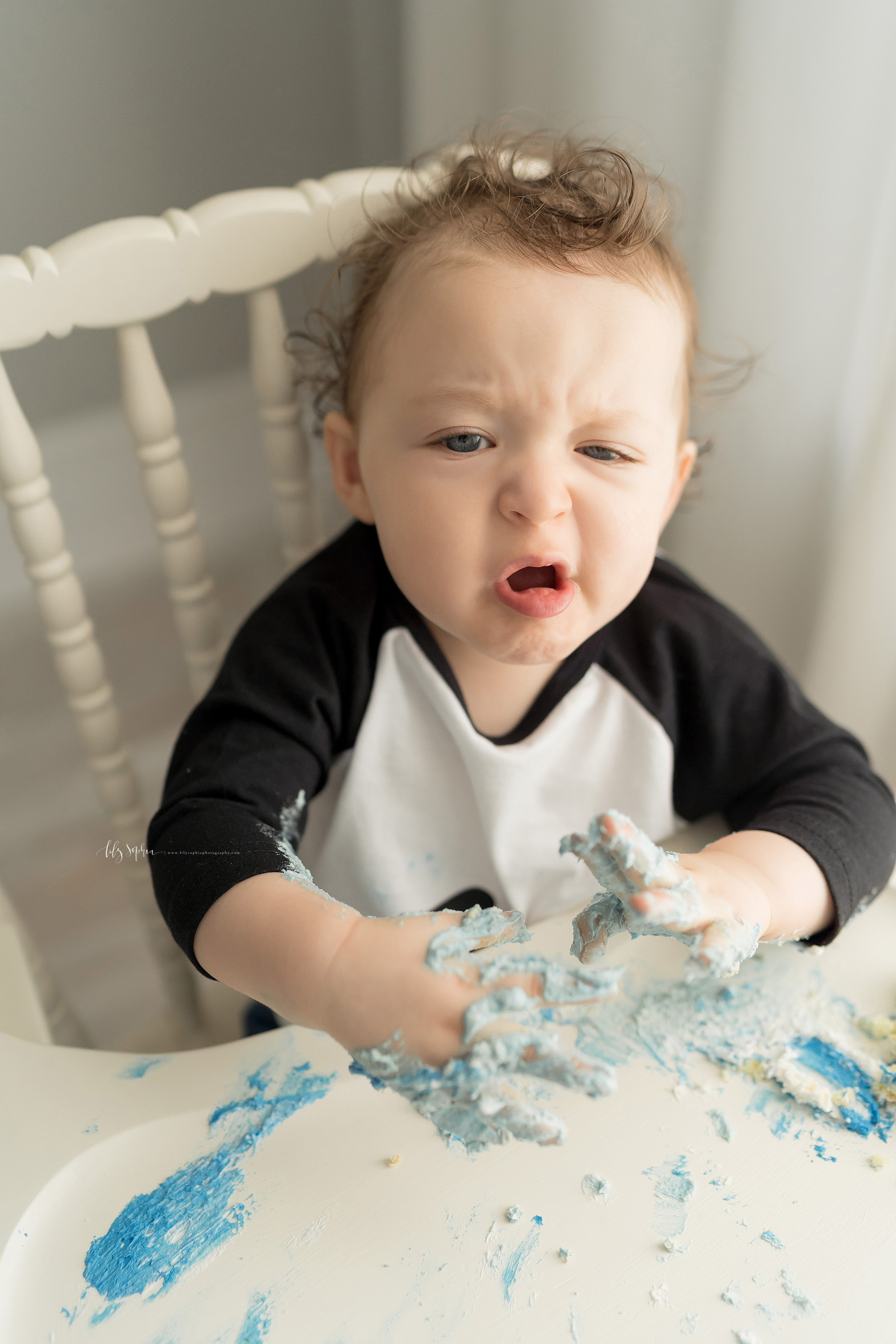 atlanta-marietta-decatur-sandy-springs-buckhead-virginia-highlands-west-end-decatur-lily-sophia-photography-studio-first-birthday-baby-boy-family-session-cake-smash_1444.jpg