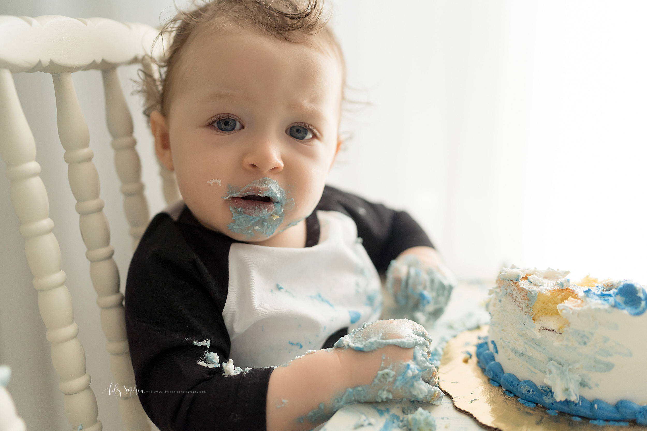 atlanta-marietta-decatur-sandy-springs-buckhead-virginia-highlands-west-end-decatur-lily-sophia-photography-studio-first-birthday-baby-boy-family-session-cake-smash_1446.jpg