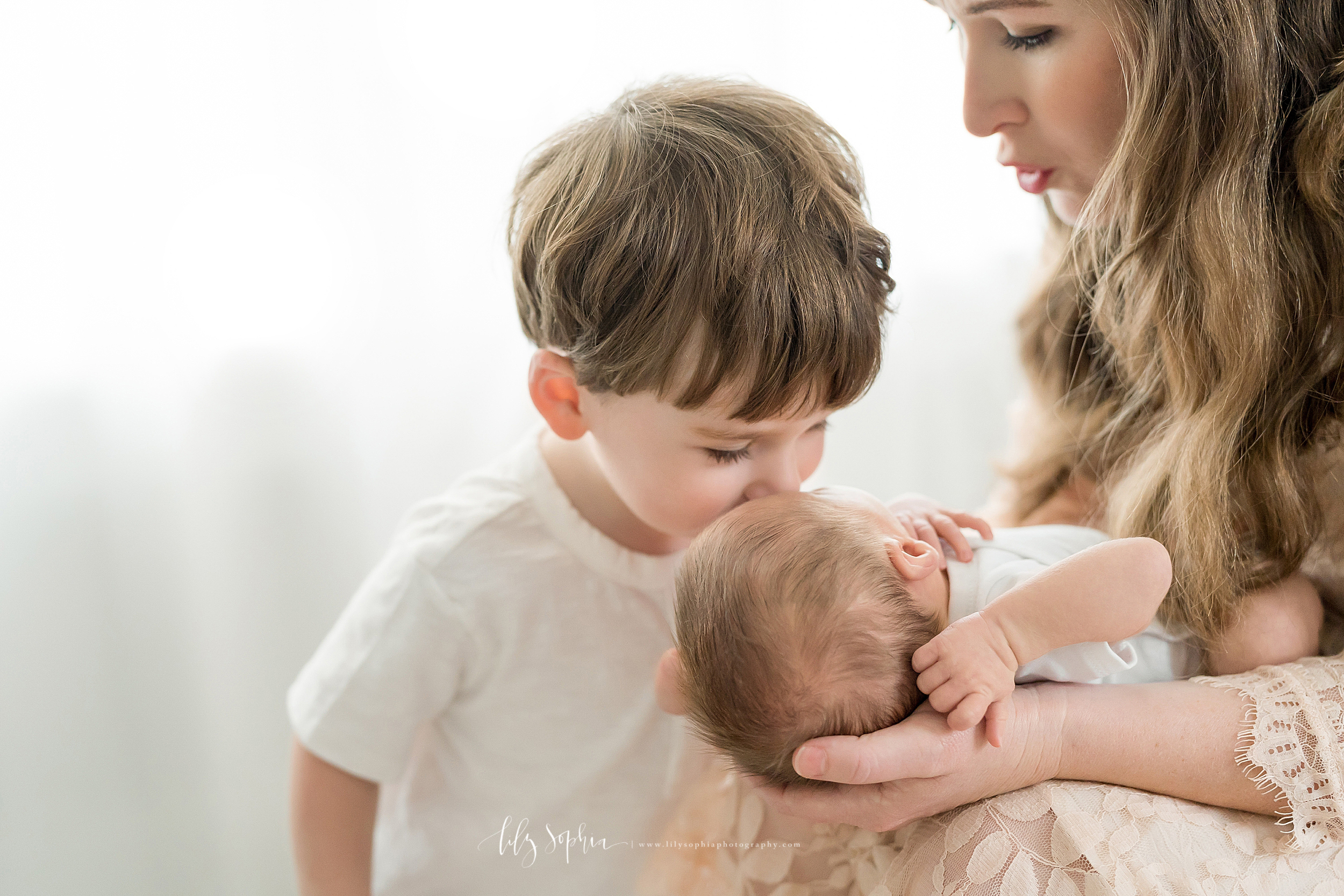 atlanta-decatur-candler-park-sandy-springs-buckhead-virginia-highlands-west-end-decatur-lily-sophia-newborn-baby-boy-big-brother-family-session_1929.jpg