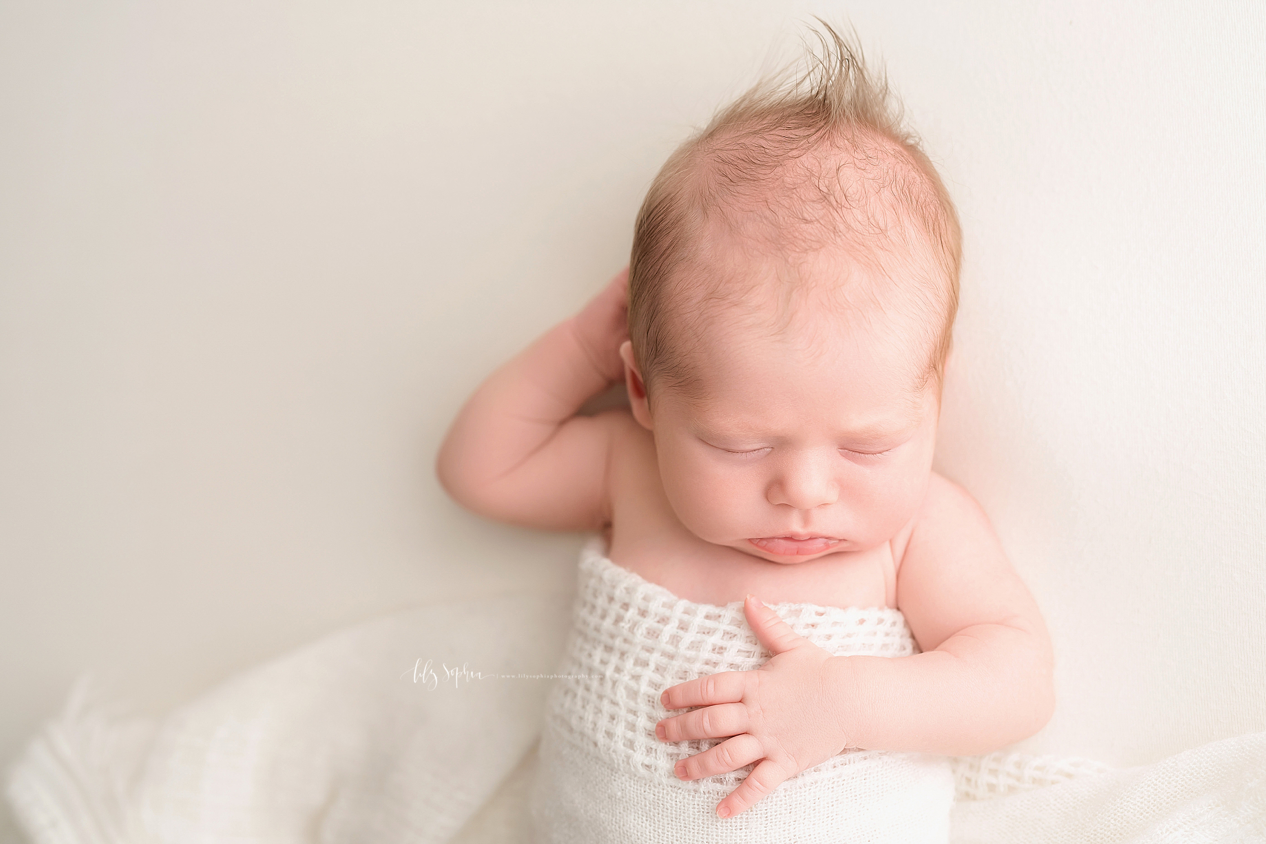 atlanta-decatur-candler-park-sandy-springs-buckhead-virginia-highlands-west-end-decatur-lily-sophia-photography-newborn-studio-session-baby-girl-parents-family_1966.jpg