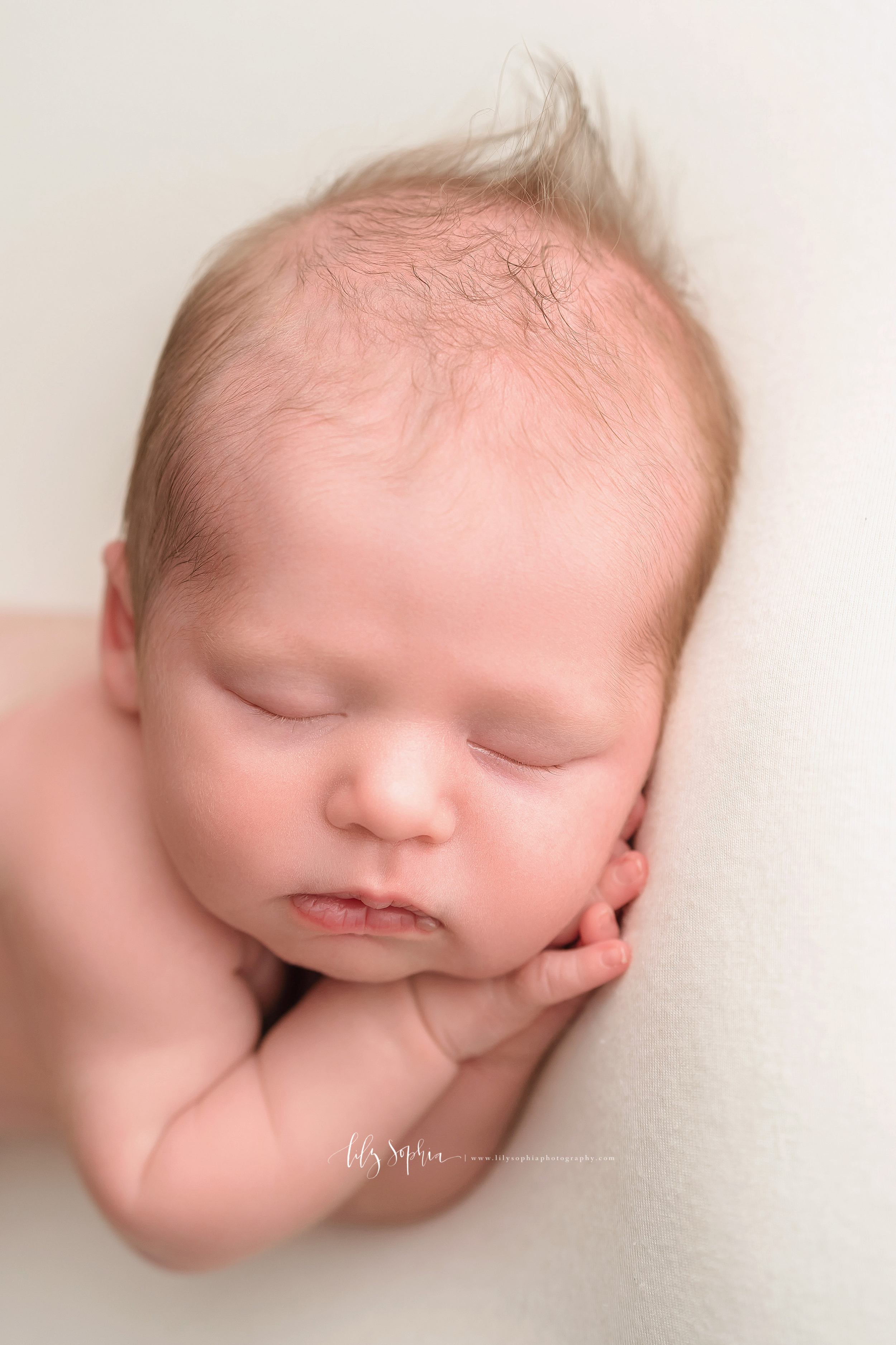 atlanta-decatur-candler-park-sandy-springs-buckhead-virginia-highlands-west-end-decatur-lily-sophia-photography-newborn-studio-session-baby-girl-parents-family_1967.jpg