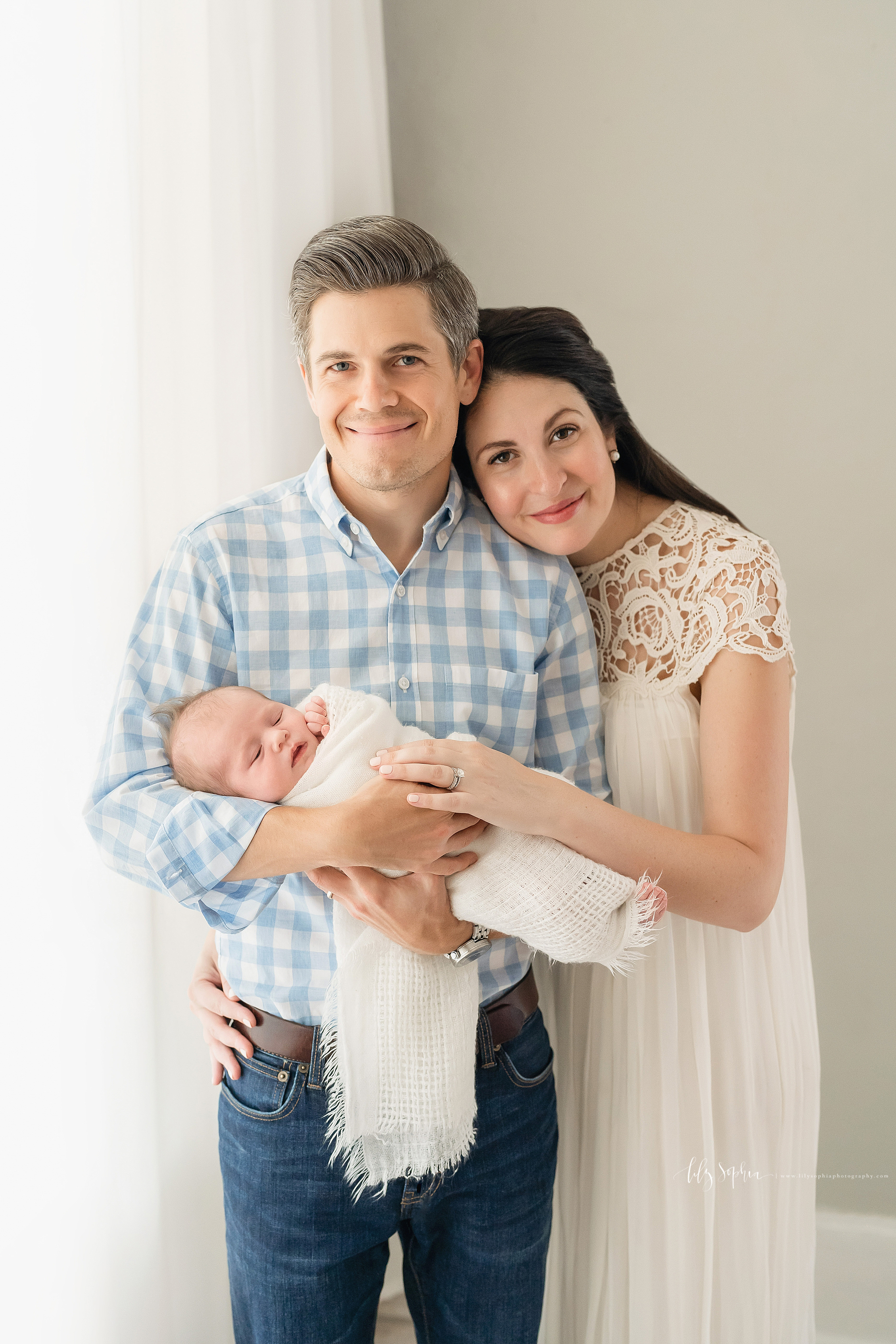 atlanta-decatur-candler-park-sandy-springs-buckhead-virginia-highlands-west-end-decatur-lily-sophia-photography-newborn-studio-session-baby-girl-parents-family_1974.jpg