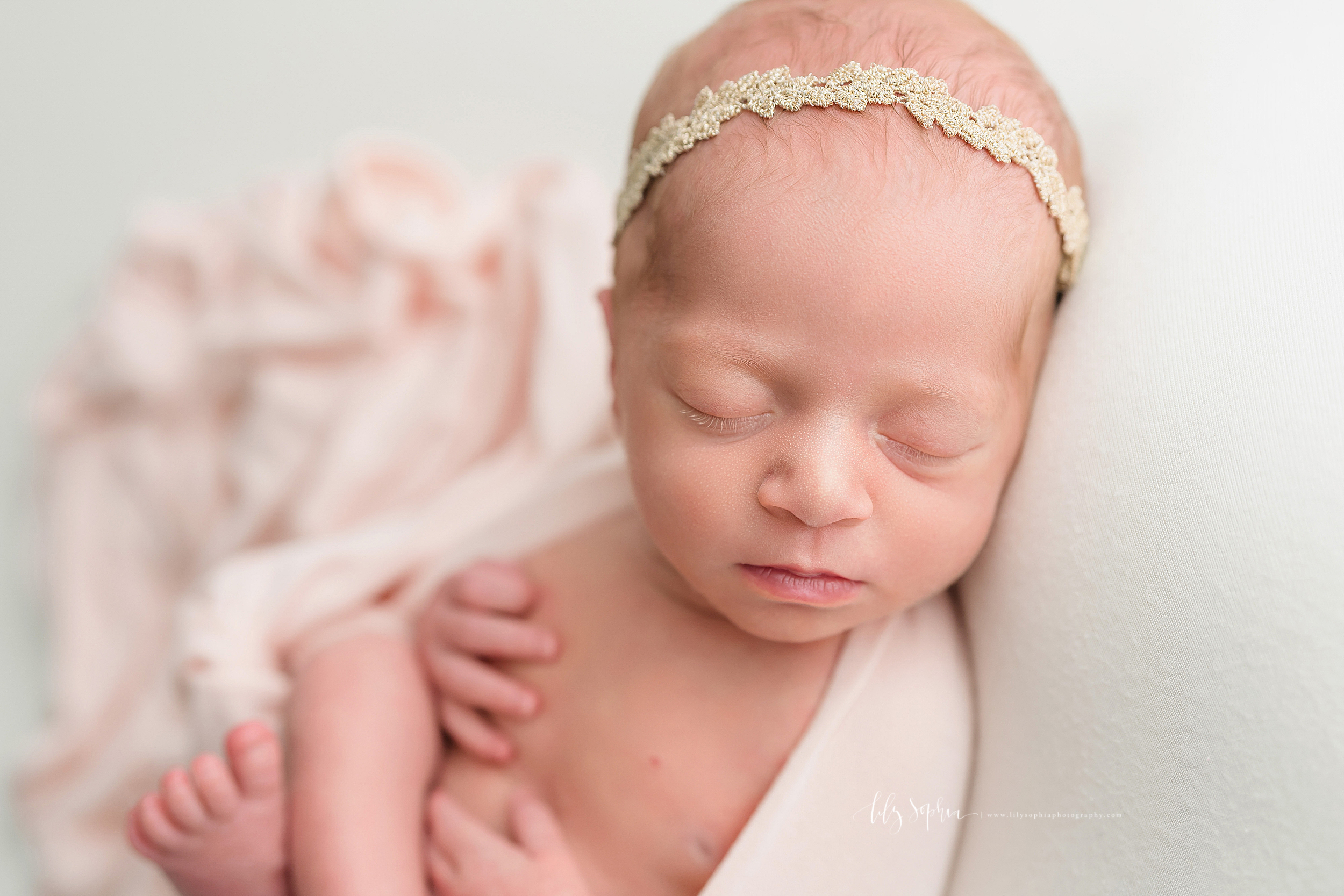 atlanta-decatur-candler-park-sandy-springs-buckhead-virginia-highlands-west-end-decatur-lily-sophia-photography-identical-twin-baby-newborn-girls-toddler-big-brother-family-photos_2041.jpg