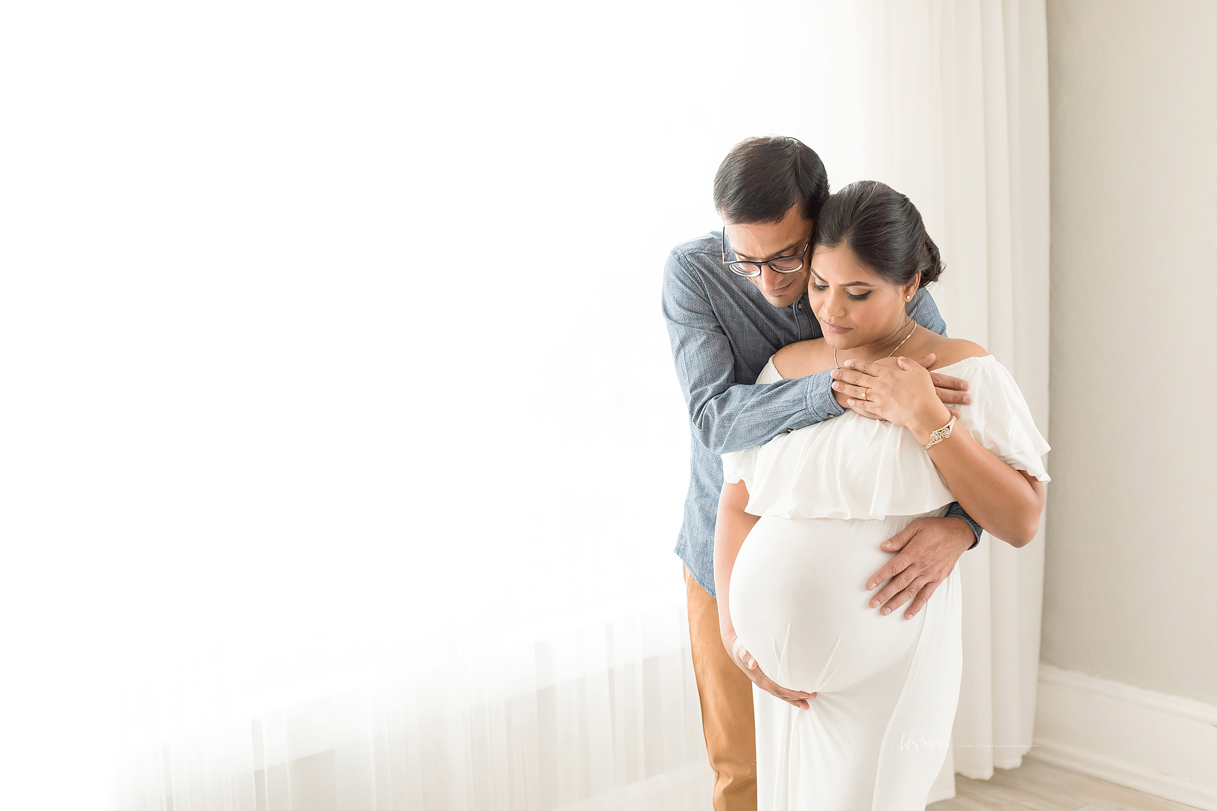 Atlanta Maternity Photographer | Srividya & Raghu, a studio maternity ...