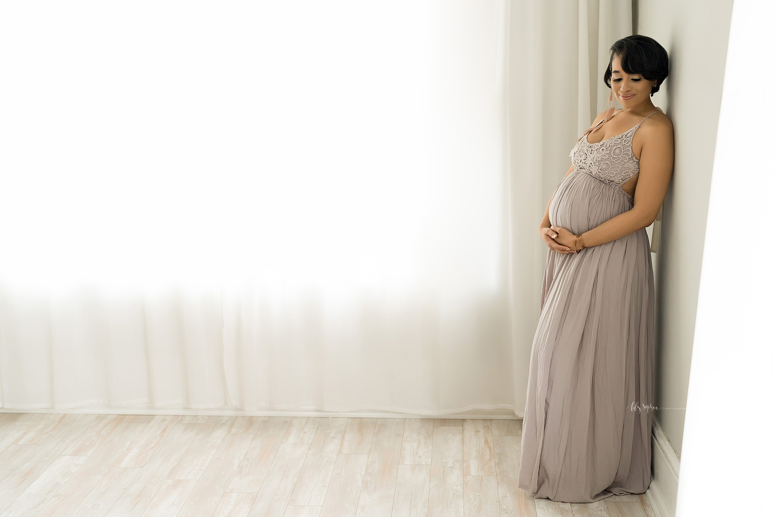 atlanta-decatur-candler-park-sandy-springs-buckhead-virginia-highlands-west-end-decatur-lily-sophia-photography-african-american-couple-expecting-baby-maternity-studio-photos_2166.jpg