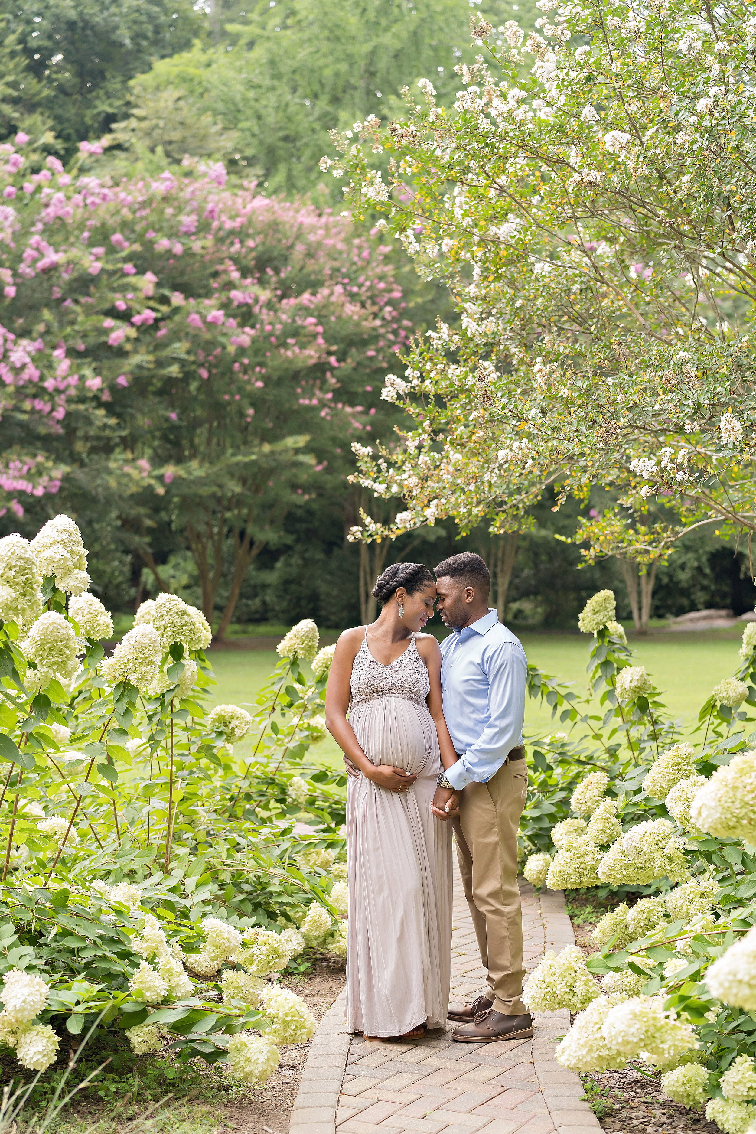 atlanta-decatur-candler-park-sandy-springs-buckhead-virginia-highlands-west-end-decatur-lily-sophia-photography-african-american-couple-expecting-baby-outdoor-garden-sunset-maternity-pictures_2226.jpg