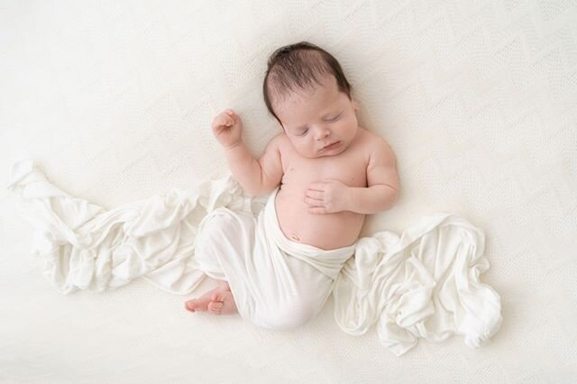 He was such a chill little guy, and totally relaxed during his solo newborn portraits.⁣
⁣
⁣
#atlantanewbornphotographer #atlantanewbornphotography #lilysophiaphotography #atlantababyphotographer #atlantababyphotography #atlantafamilyphotographer #atl