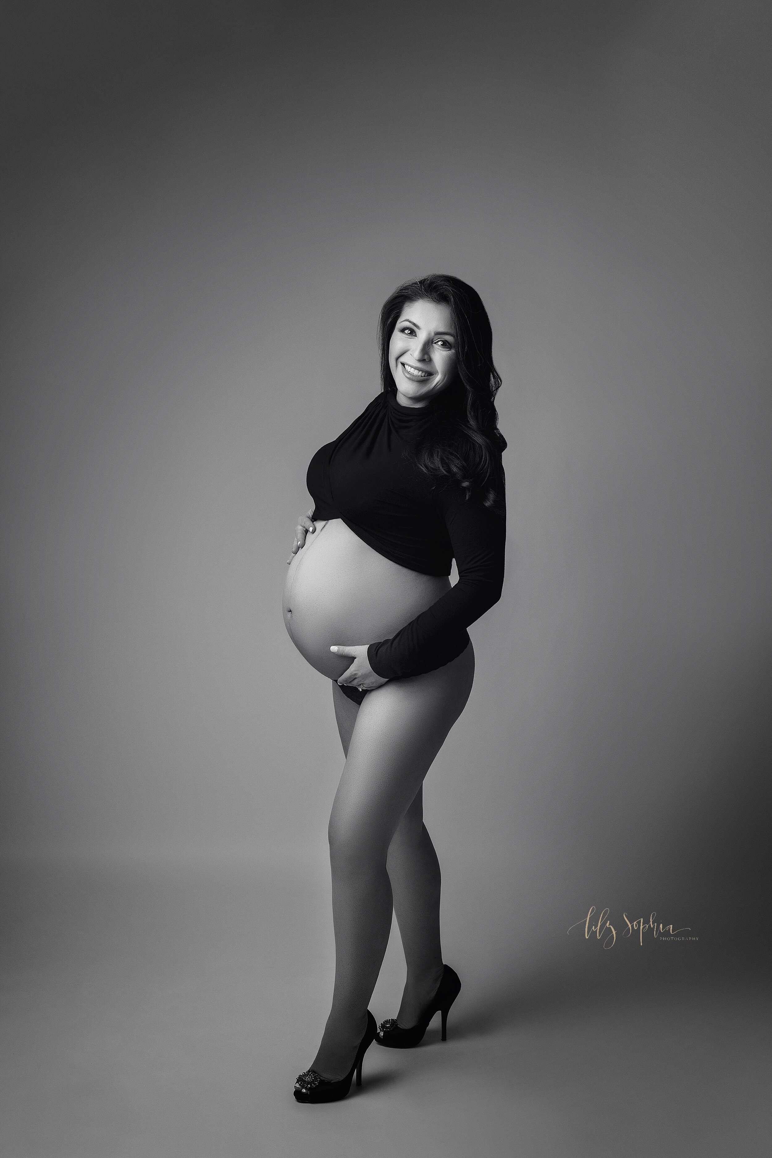 metro-atlanta-georgia-buckhead-alpharetta-roswell-fine-art-pregnancy-photos-editorial-studio-light-portraits_6677.jpg