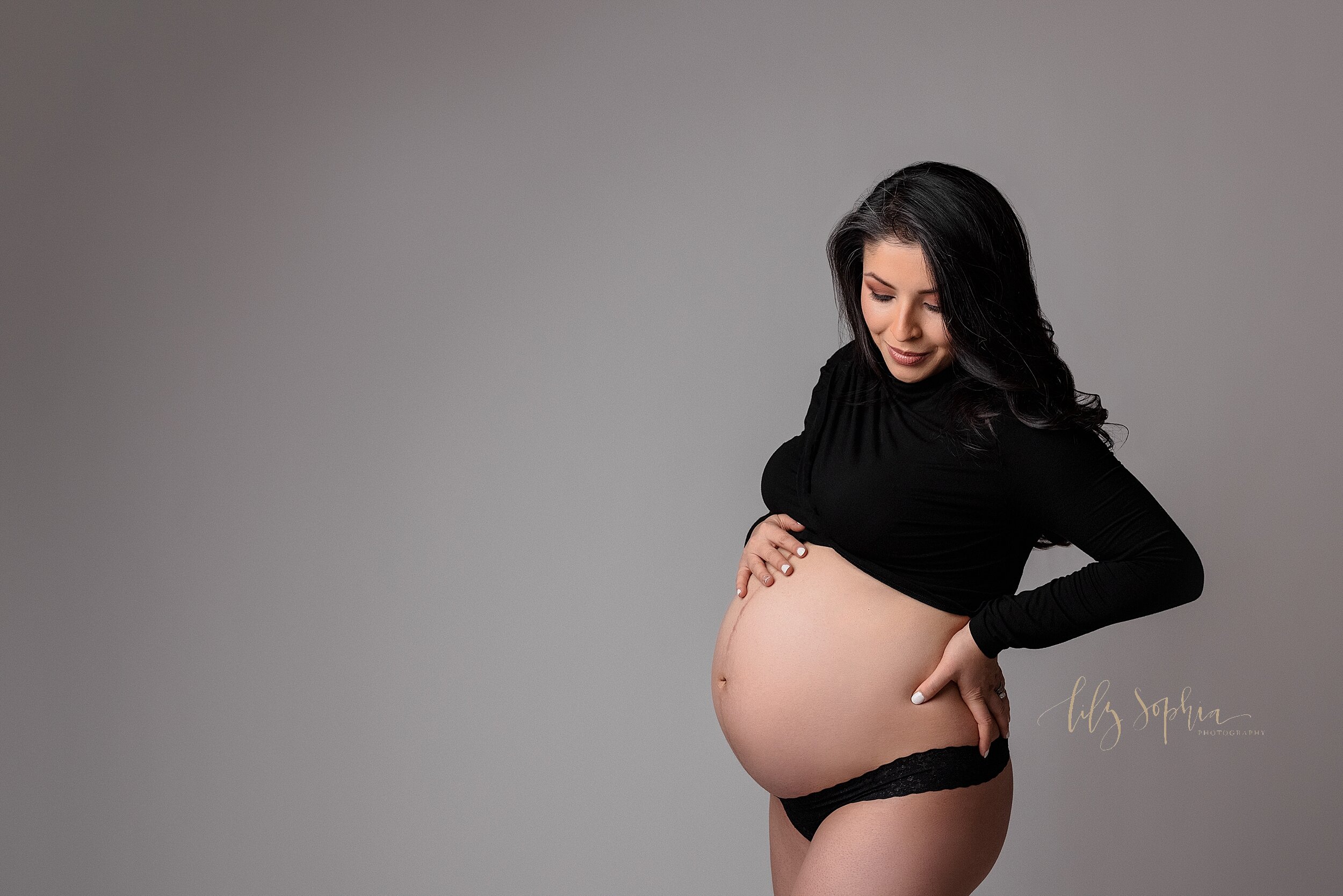 metro-atlanta-georgia-buckhead-alpharetta-roswell-fine-art-pregnancy-photos-editorial-studio-light-portraits_6678.jpg