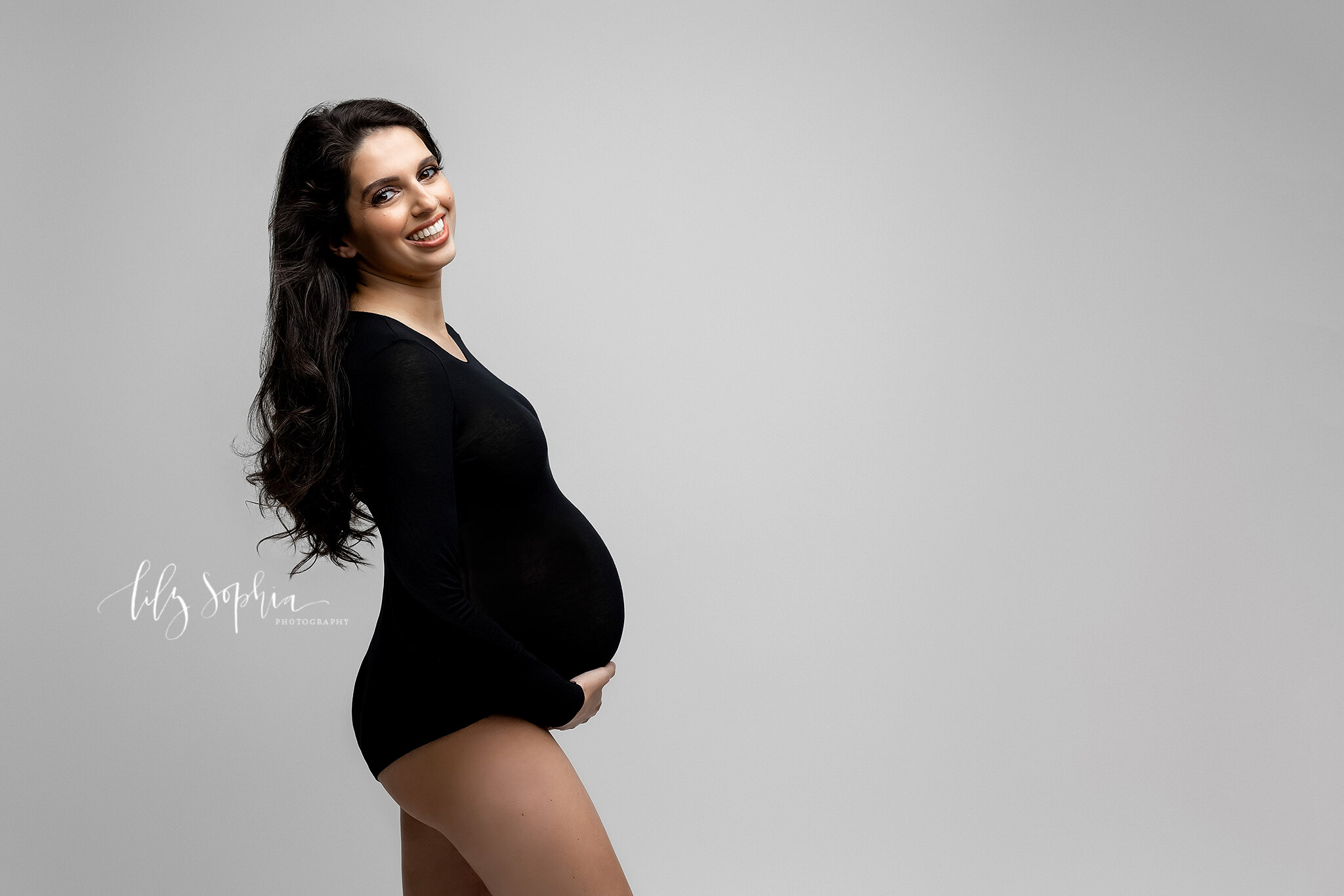 atlanta-georgia-luxury-fine-art-modern-maternity-portraits-pregnancy-photos-studio-3.jpg
