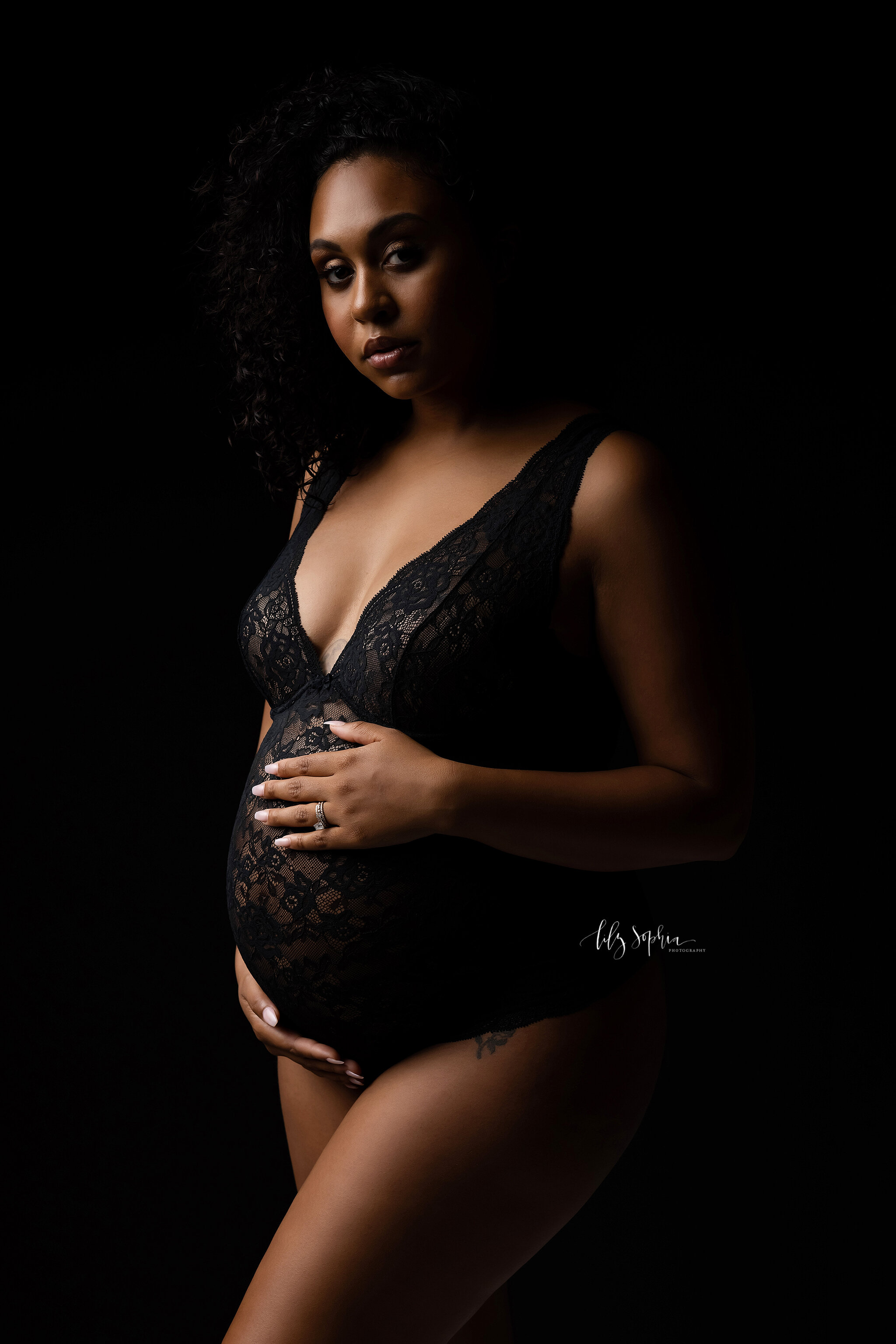 atlanta-georgia-luxury-fine-art-modern-maternity-portraits-pregnancy-photos-studio-9.jpg
