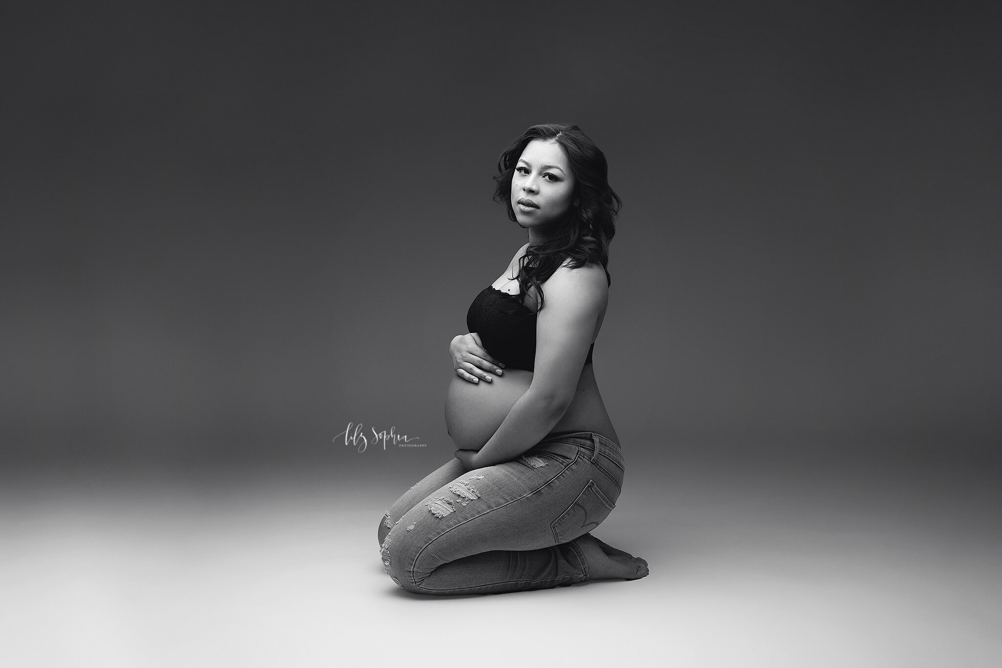 atlanta-georgia-luxury-fine-art-modern-maternity-portraits-pregnancy-photos-studio-11.jpg