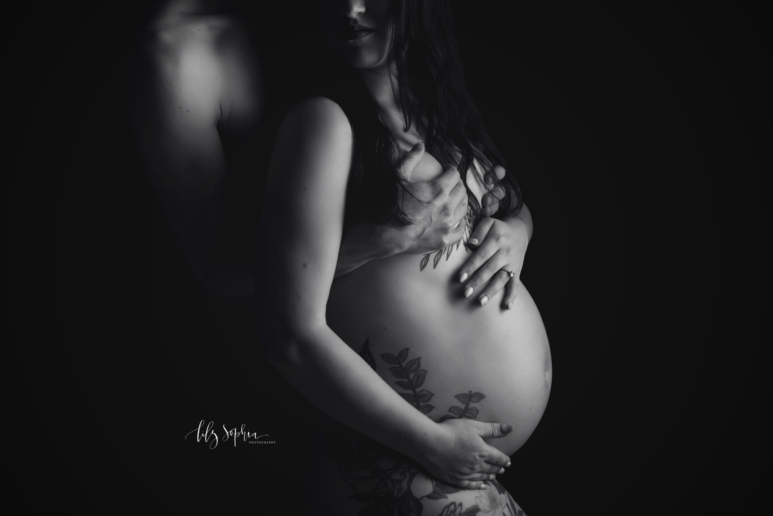 atlanta-maternity-photography-studio-fine-art-nude-black-and-white-photos.jpg