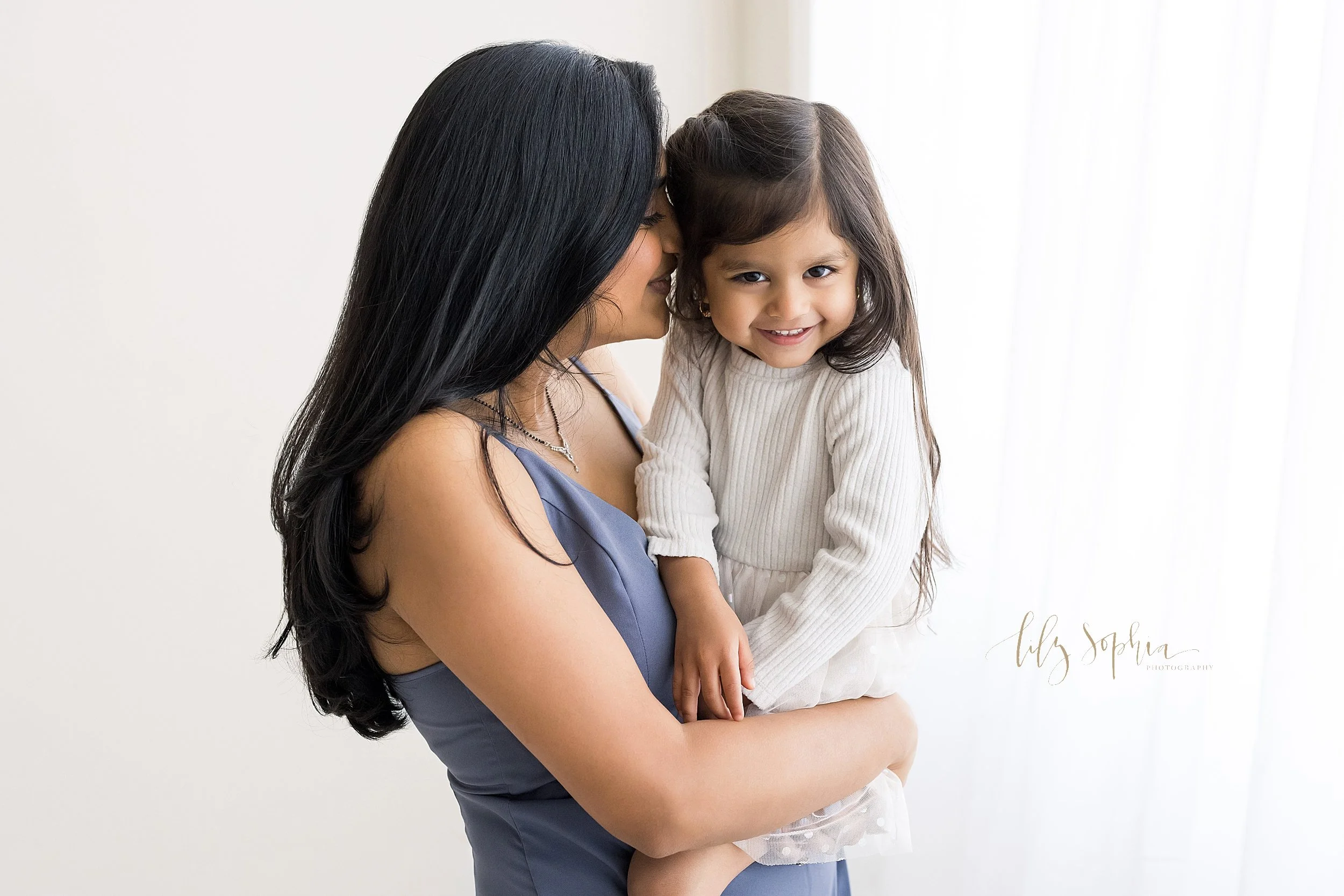 intown-grant-park-smyrna-decatur-buckhead-sandy-springs-studio-family-first-birthday-cake-smash-photos-baby-boy-one-year-old_7797.jpg