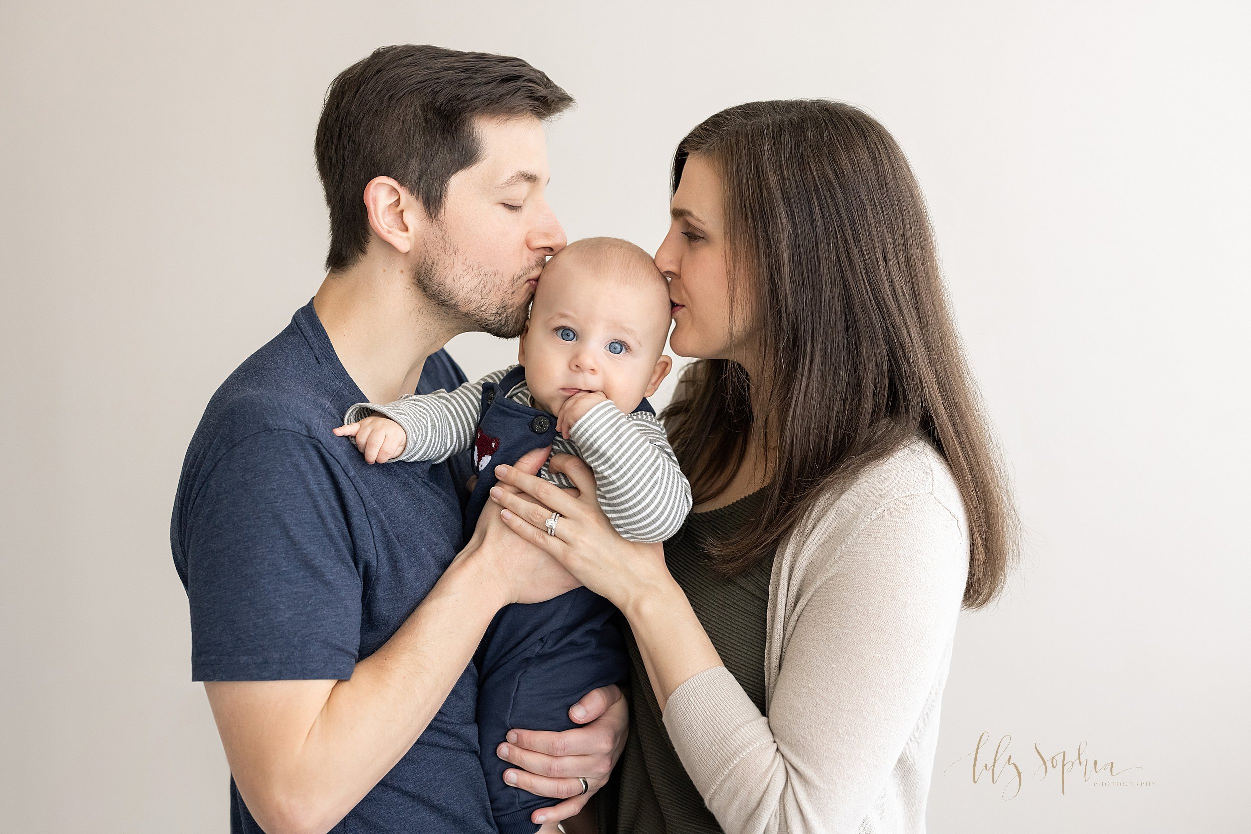 intown-atlanta-buckhead-decatur-marietta-brookhaven-kirkwood-newborn-baby-boy-family-six-month-milestone-studio-photos_8375.jpg