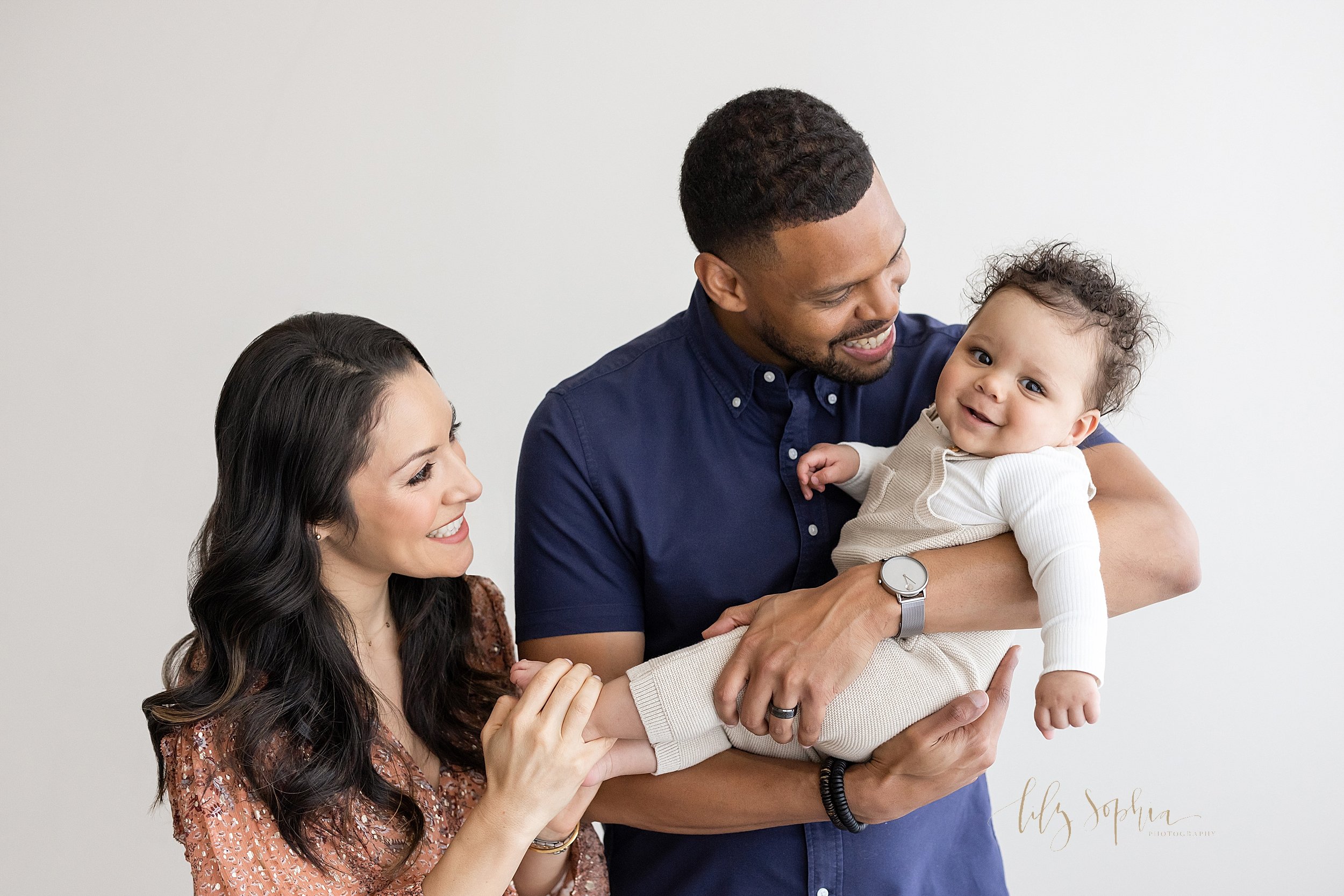 atlanta-family-six-month-sitting-milestone-baby-boy-studio-photoshoot-lawrenceville-oakhurst-decatur-kirkwood--brookhaven-buckhead-smyrna-grant-park-midtown-virginia-highlands_8803.jpg