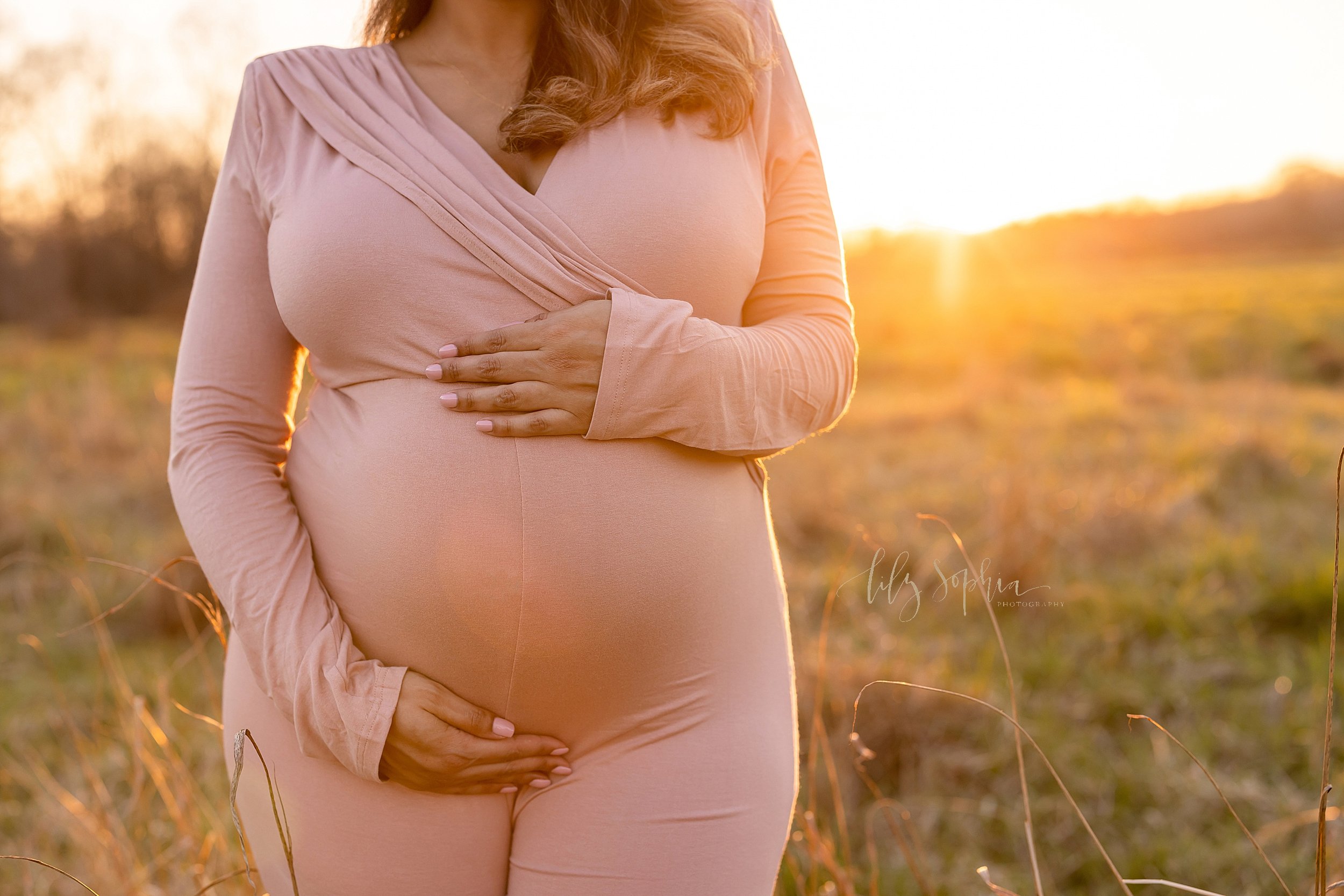atlanta-pregnancy-photos-expecting-baby-girl-maternity-photoshoot-lawrenceville-oakhurst-decatur-kirkwood--brookhaven-buckhead-smyrna-mableton-midtown-virginia-highlands_8772.jpg