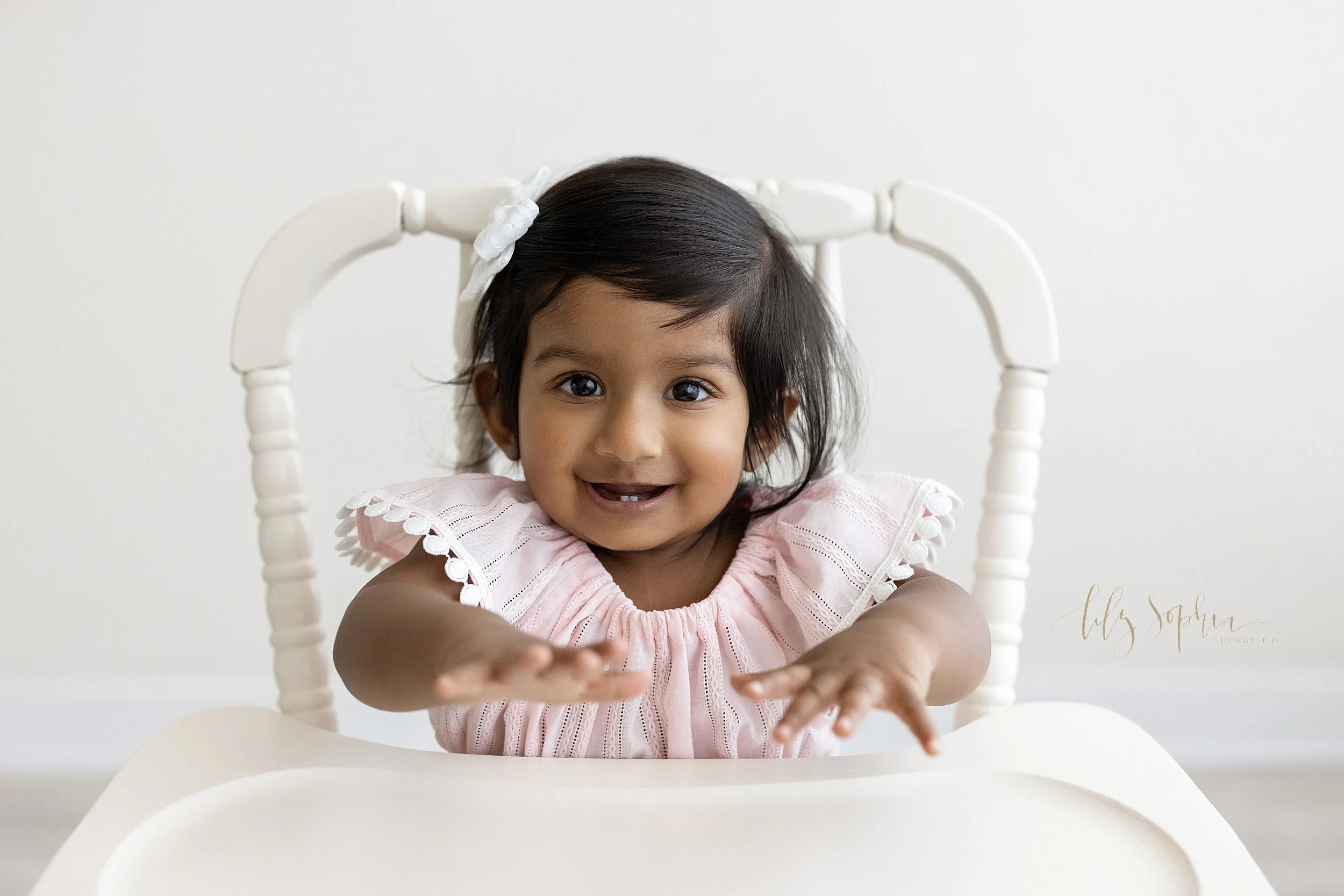atlanta-family--baby-girl-first-birthday-cake-smash-studio-portraits-photoshoot-lawrenceville-oakhurst-decatur-kirkwood--brookhaven-buckhead-smyrna-grant-park-midtown-virginia-highlands_9019.jpg