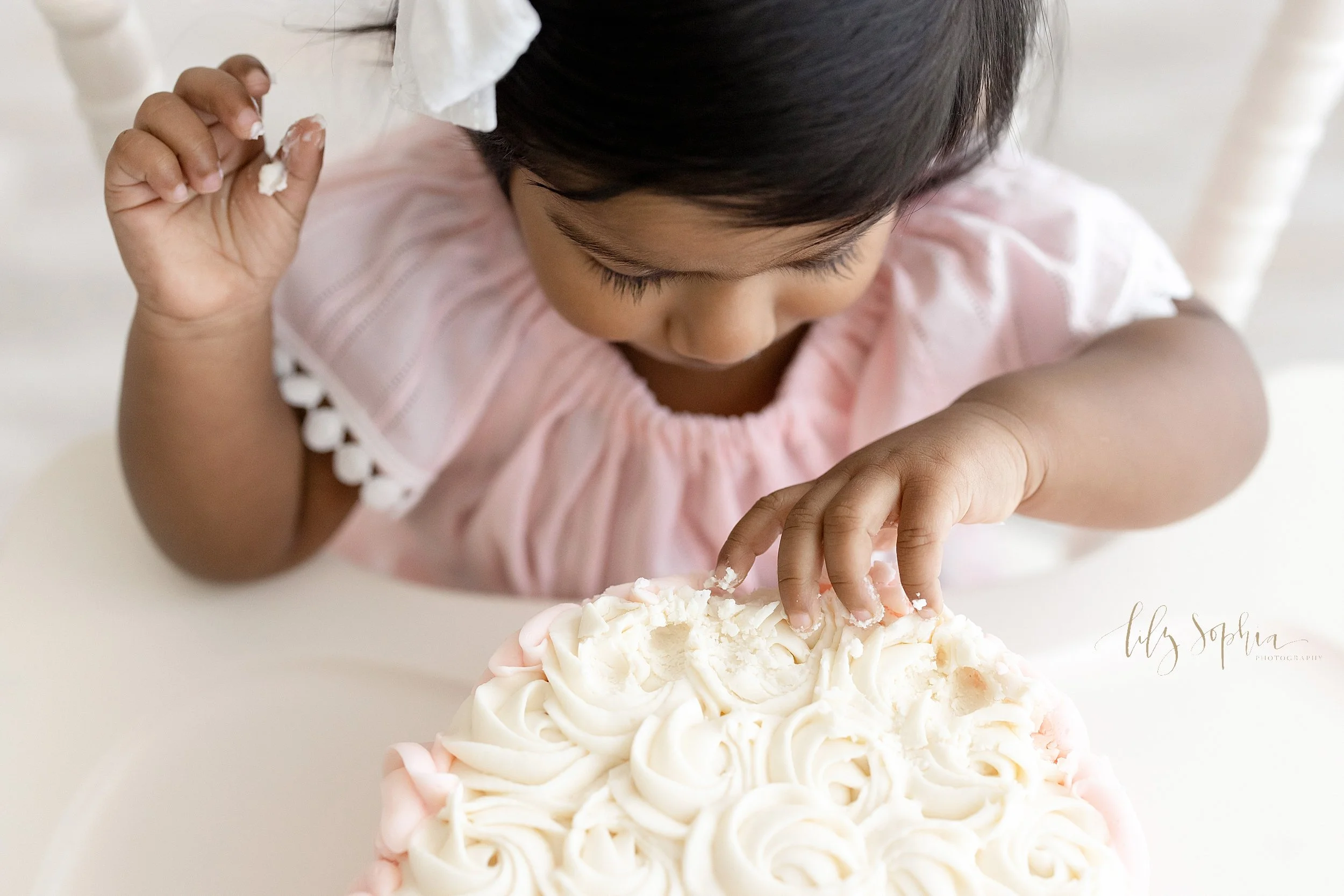 atlanta-family--baby-girl-first-birthday-cake-smash-studio-portraits-photoshoot-lawrenceville-oakhurst-decatur-kirkwood--brookhaven-buckhead-smyrna-grant-park-midtown-virginia-highlands_9023.jpg