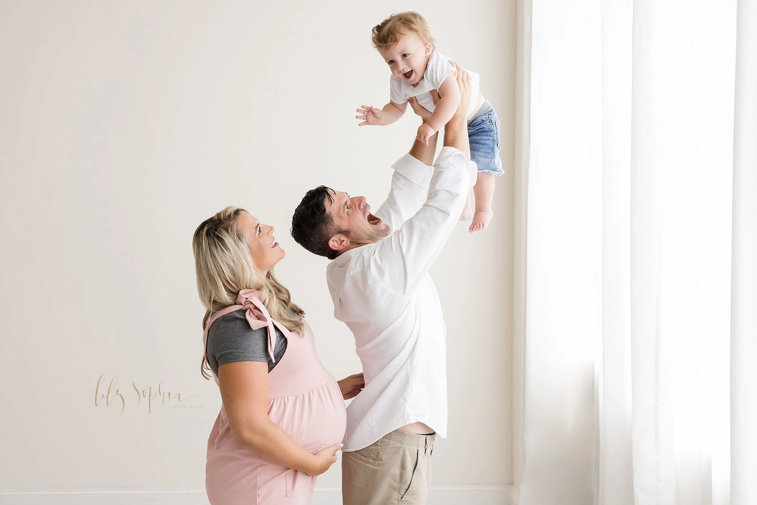 atlanta-family-baby-boy-first-birthday-cake-smash-studio-portraits-maternity-photoshoot-buford-lawrenceville-oakhurst-decatur-kirkwood--brookhaven-buckhead-smyrna-grant-park-midtown-virginia-highlands_9040.jpg