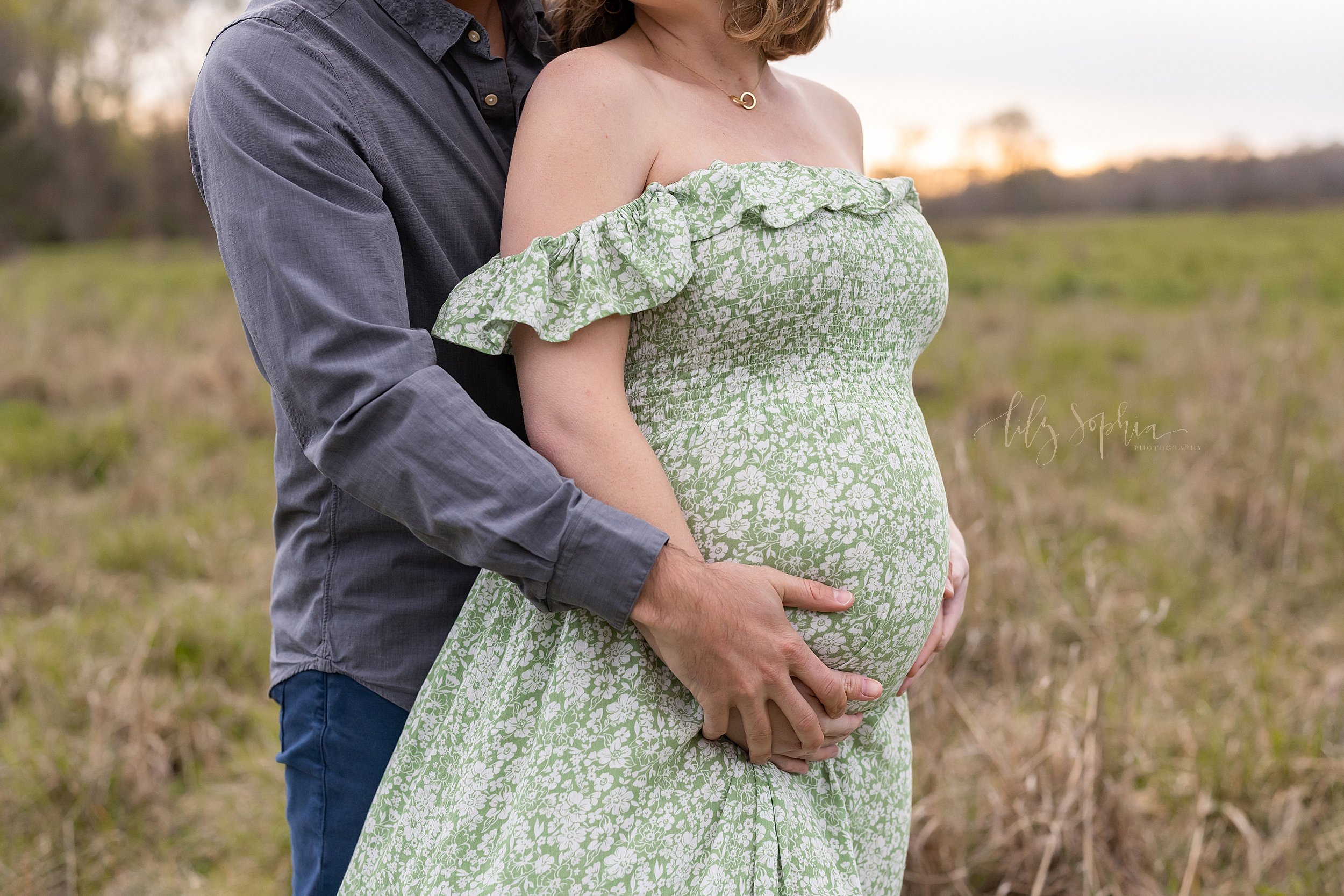 intown-atlanta-couple-maternity-expecting-newborn-baby-girl-outdoor-sunset-field-decatur-brookhaven-buckhead-dunwoody_9911.jpg