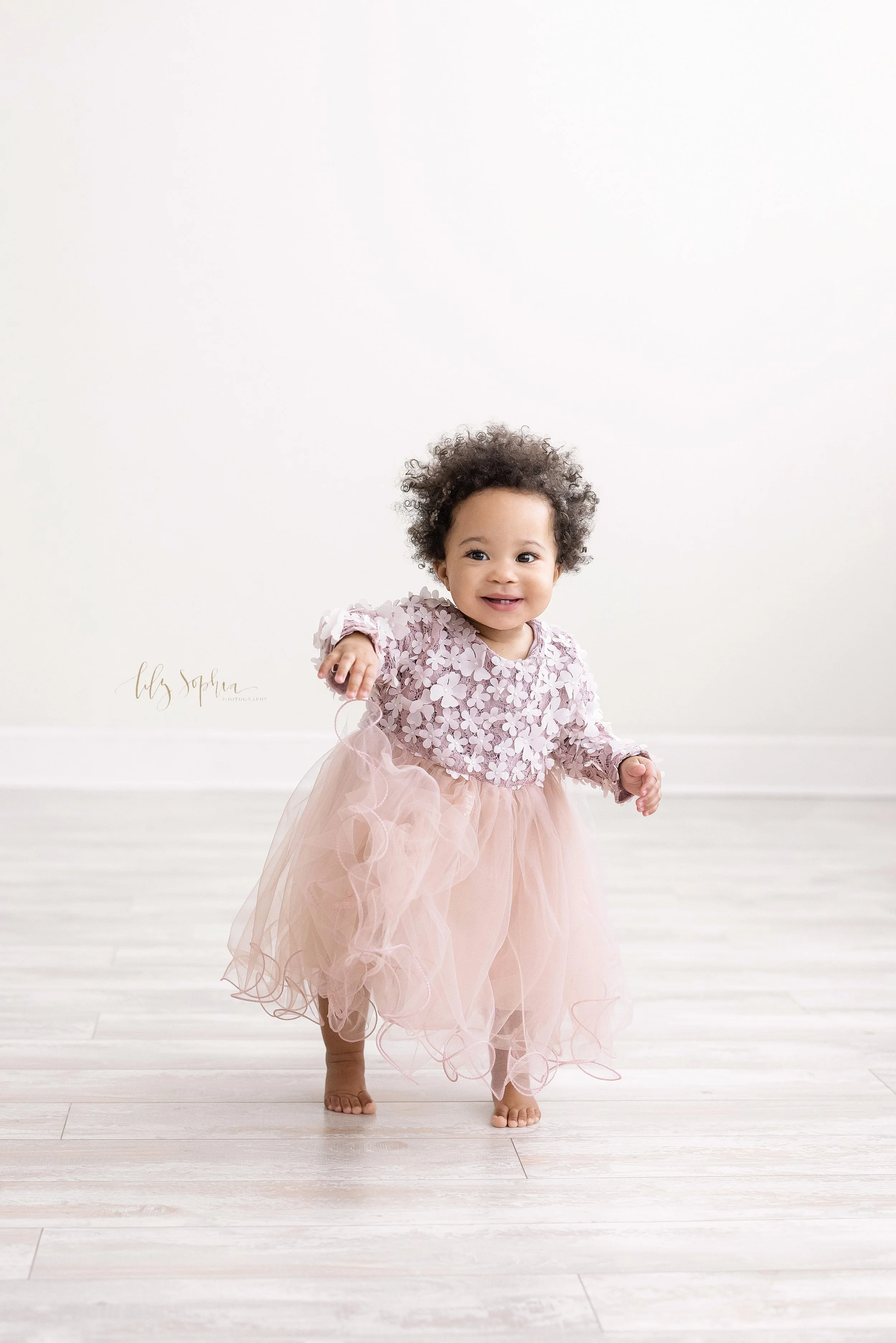 intown-atlanta-family-first-birthday-baby-girl-smash-cake-big-sister-cumming-alpharetta-brookhaven-buckhead_9932.jpg