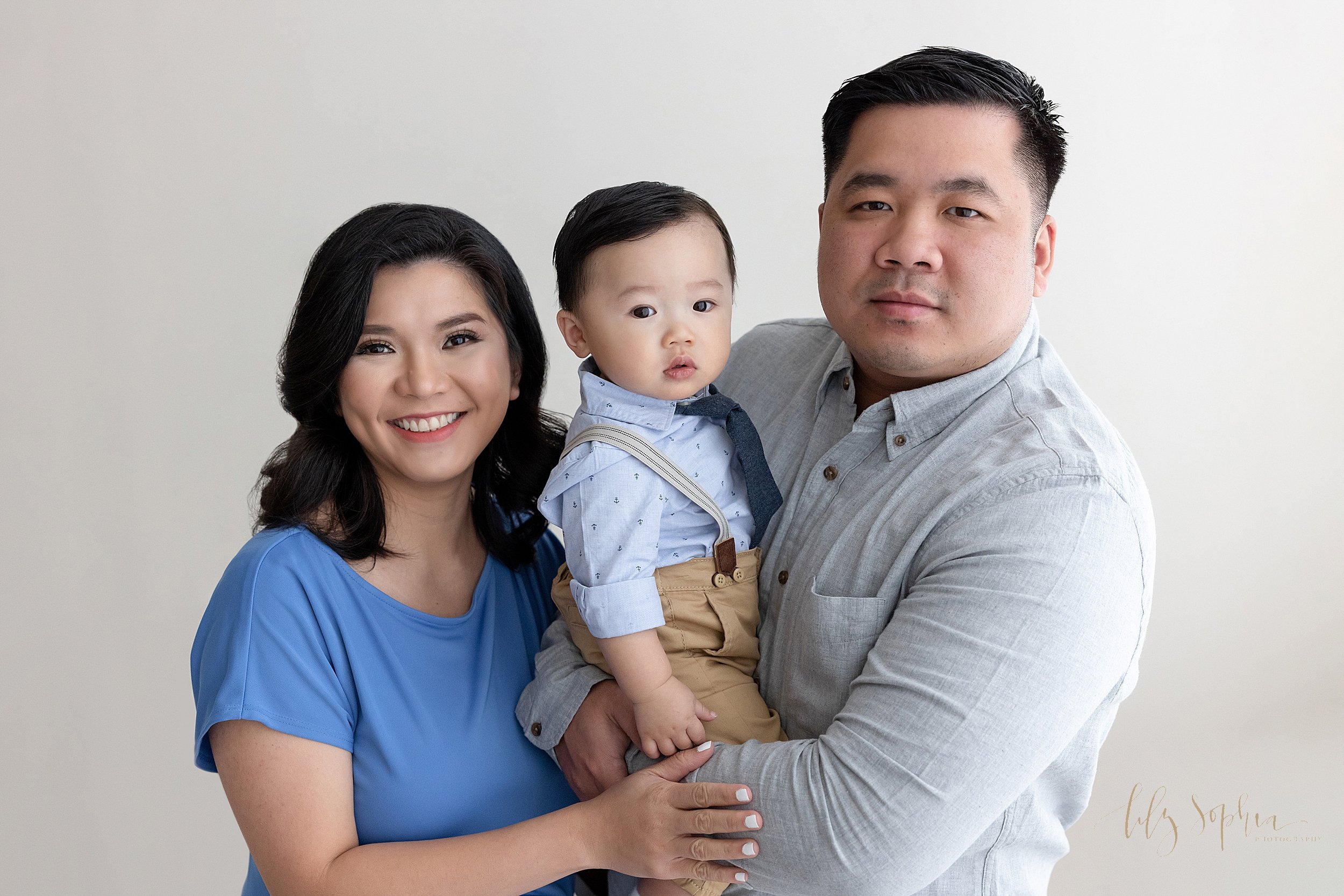 intown-atlanta-grant-park-kirkwood-decatur-buckhead-brookhaven-studio-vietnamese-family-pictures-baby-boy-sitting-milestone_0870.jpg