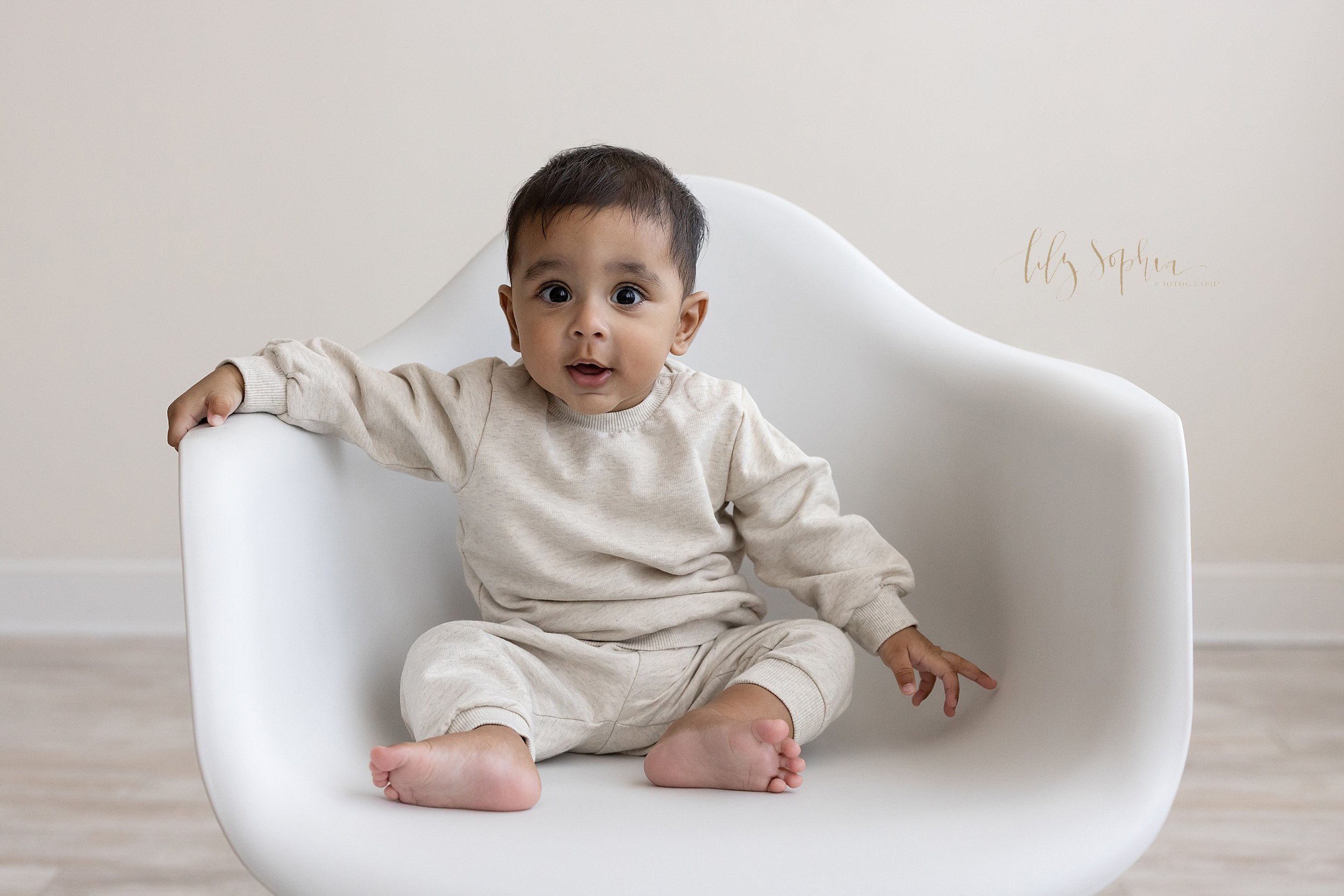 intown-atlanta-grant-park-kirkwood-decatur-morningside-muslim-family-pictures-baby-boy-sitting-milestone-studio-portraits_0795.jpg