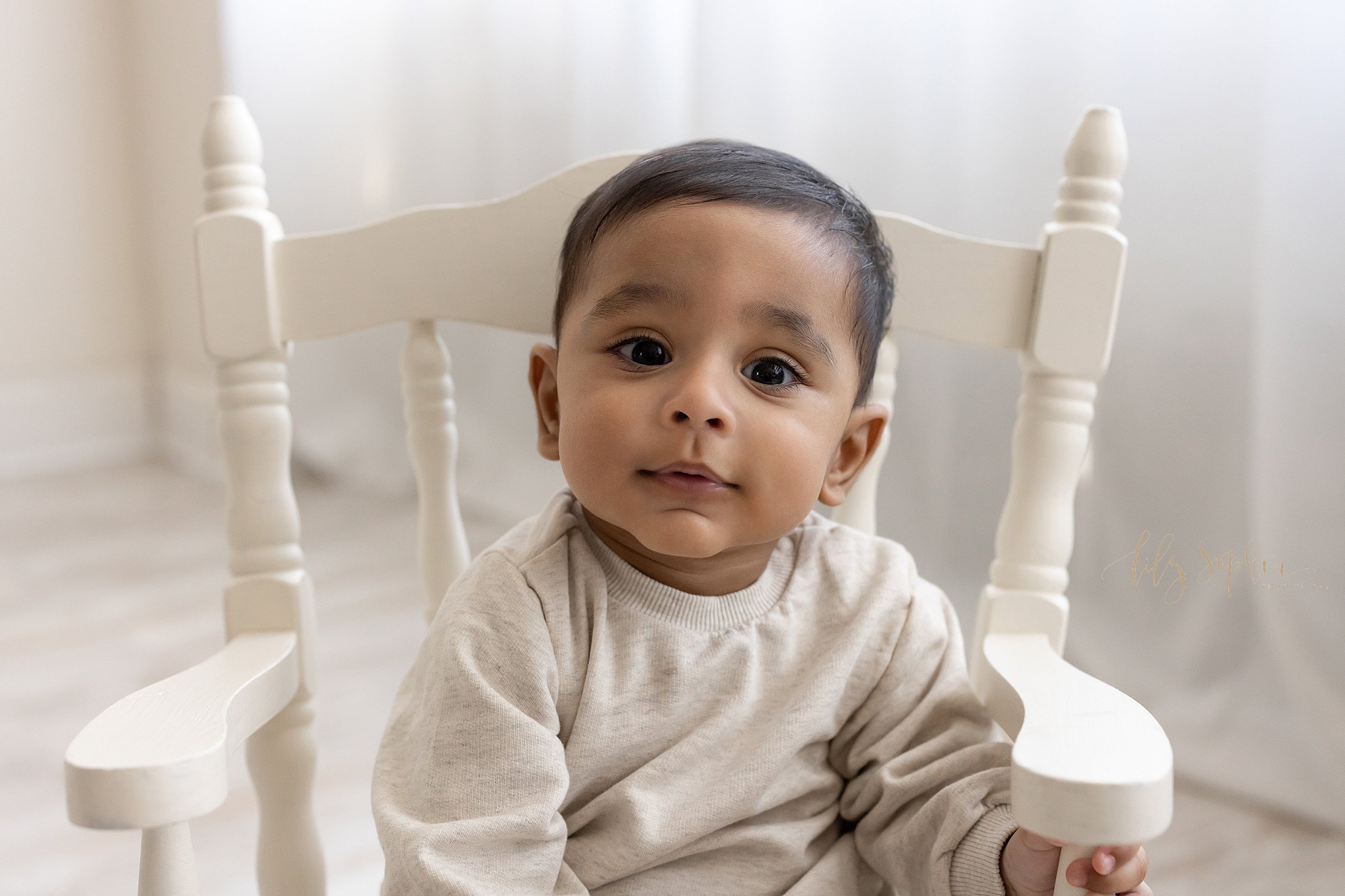 intown-atlanta-grant-park-kirkwood-decatur-morningside-muslim-family-pictures-baby-boy-sitting-milestone-studio-portraits_0799.jpg