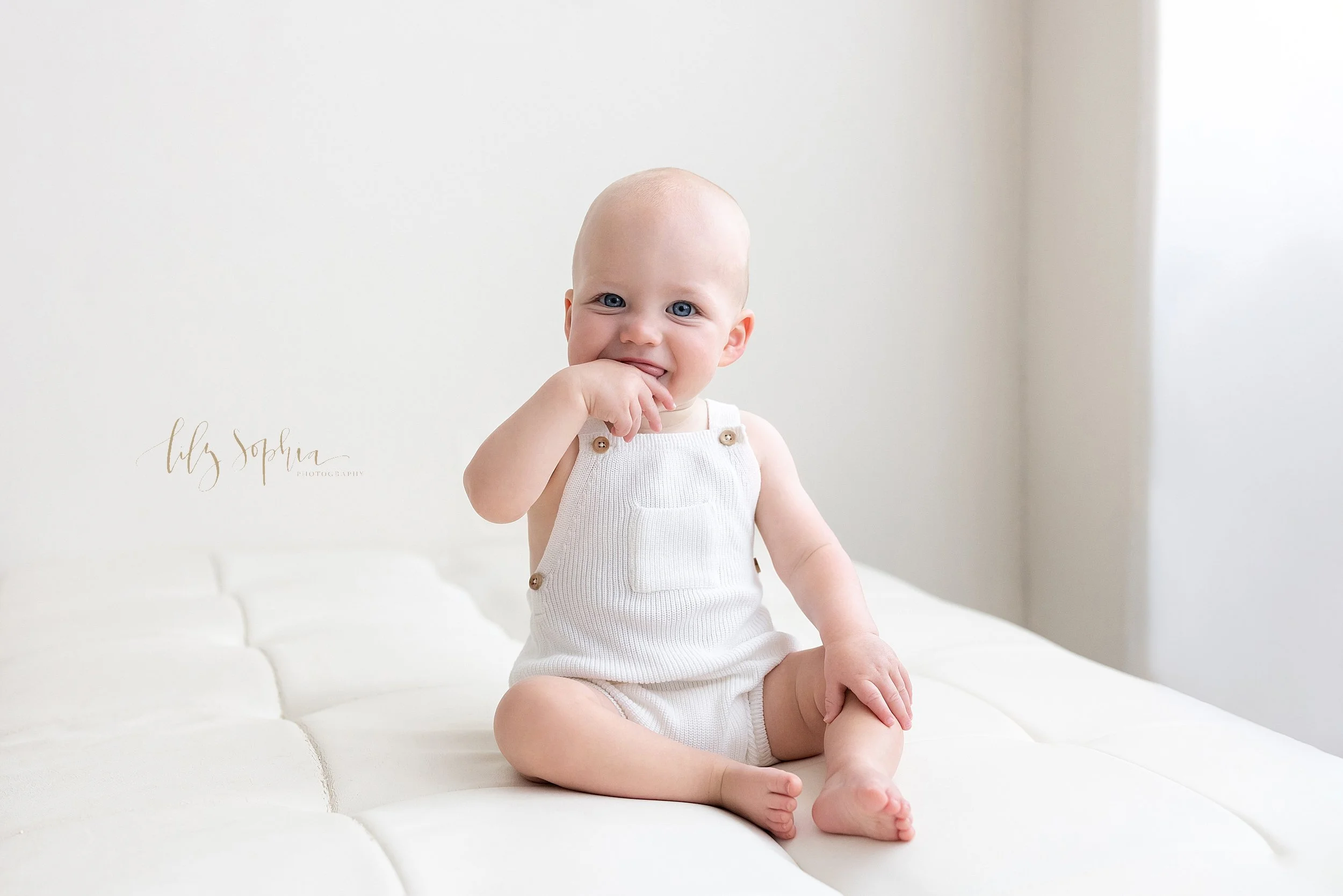 intown-atlanta-grant-park-kirkwood-decatur-buckhead-brookhaven-studio-first-birthday-baby-boy-smash-cake-family-photos_0930.jpg