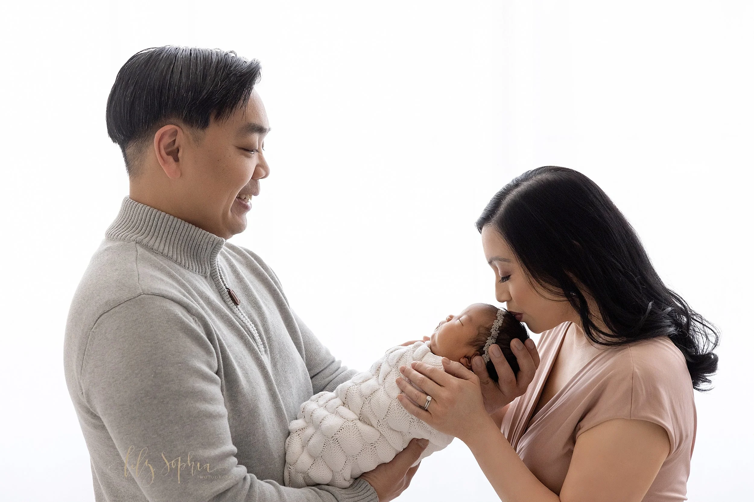 intown-atlanta-grant-park-kirkwood-decatur-underwood-hills-chinese-filipino-family-newborn-baby-girl-photos-studio_1761.jpg