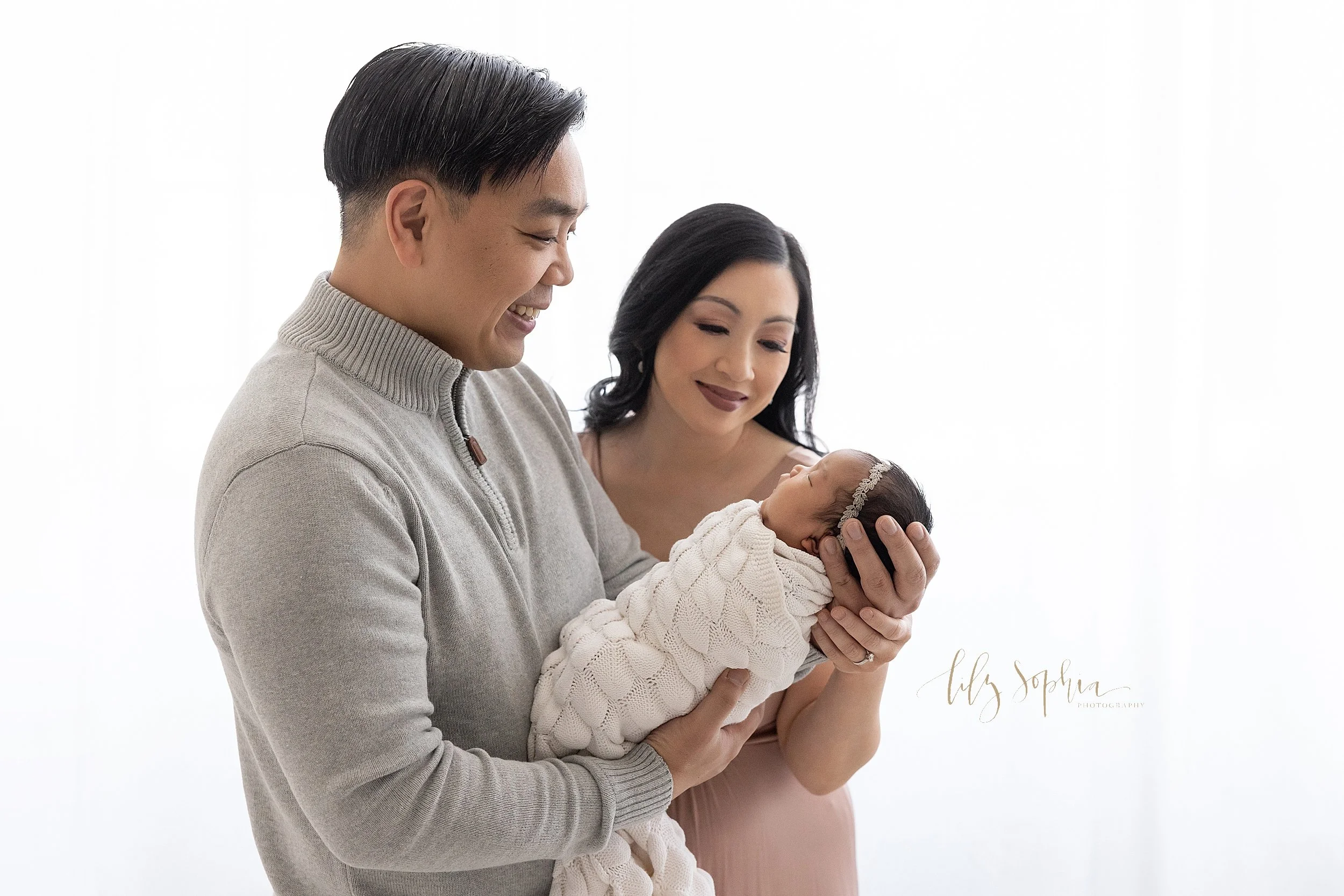 intown-atlanta-grant-park-kirkwood-decatur-underwood-hills-chinese-filipino-family-newborn-baby-girl-photos-studio_1762.jpg