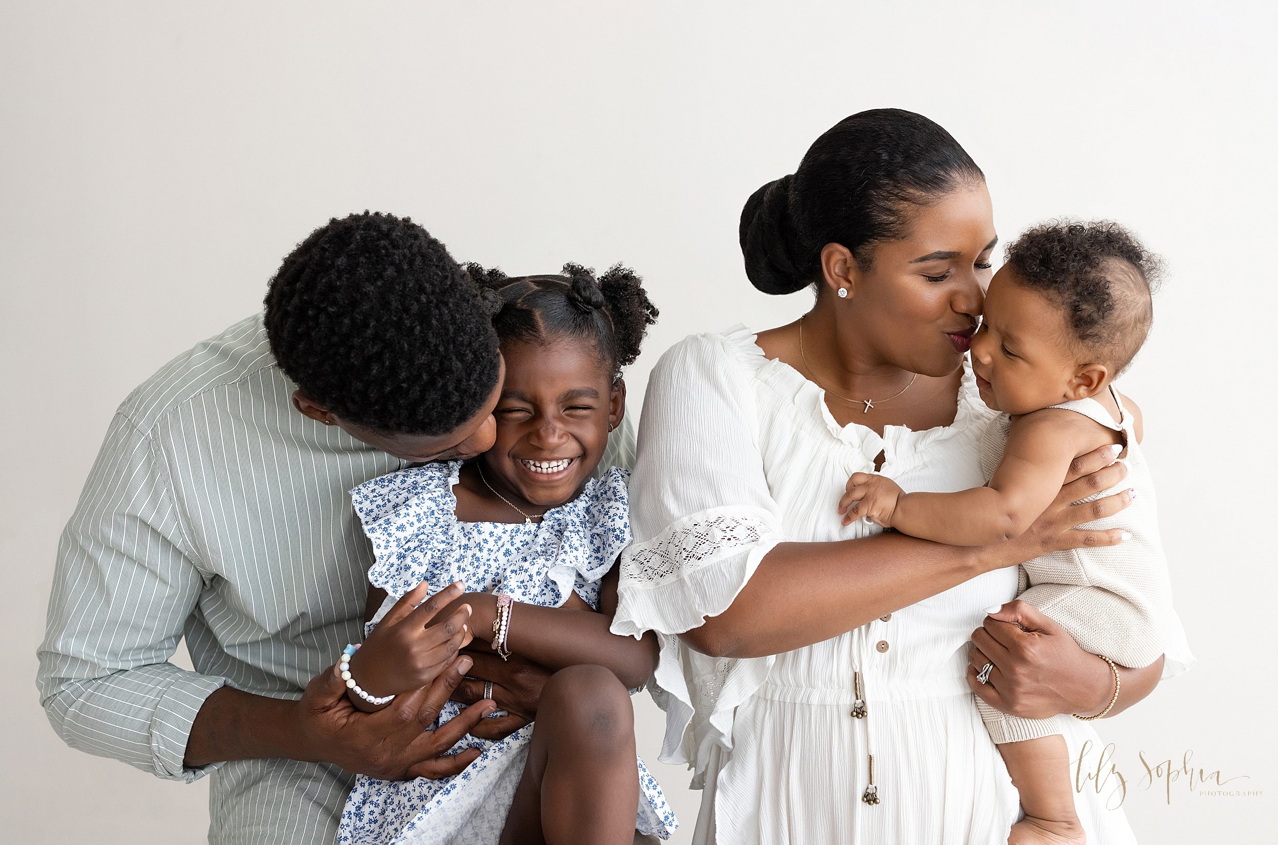 intown-atlanta-grant-park-kirkwood-decatur-smyrna-baby-boy-six-month-milestone-sitting-family-studio-photos_1410.jpg