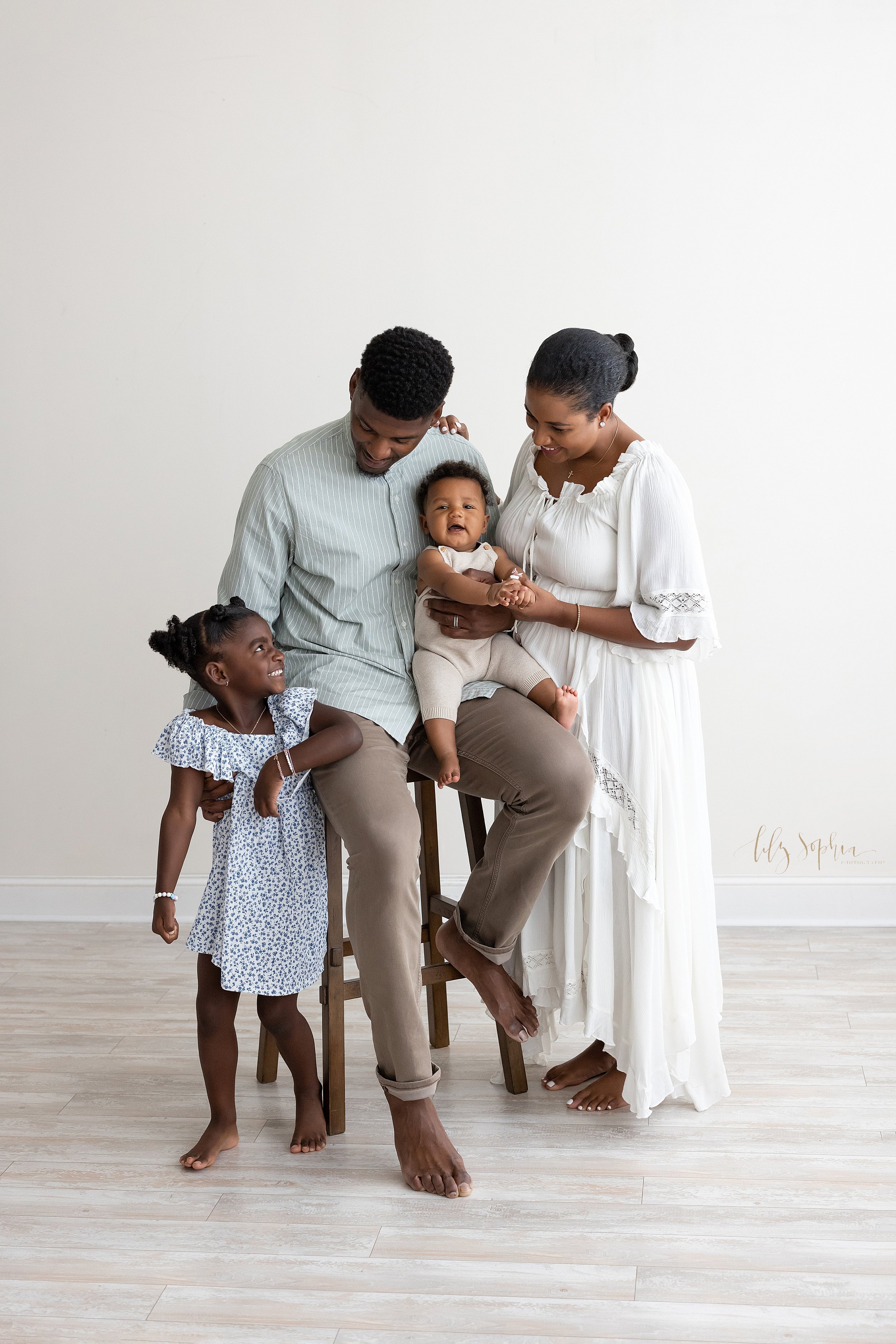 intown-atlanta-grant-park-kirkwood-decatur-smyrna-baby-boy-six-month-milestone-sitting-family-studio-photos_1409.jpg